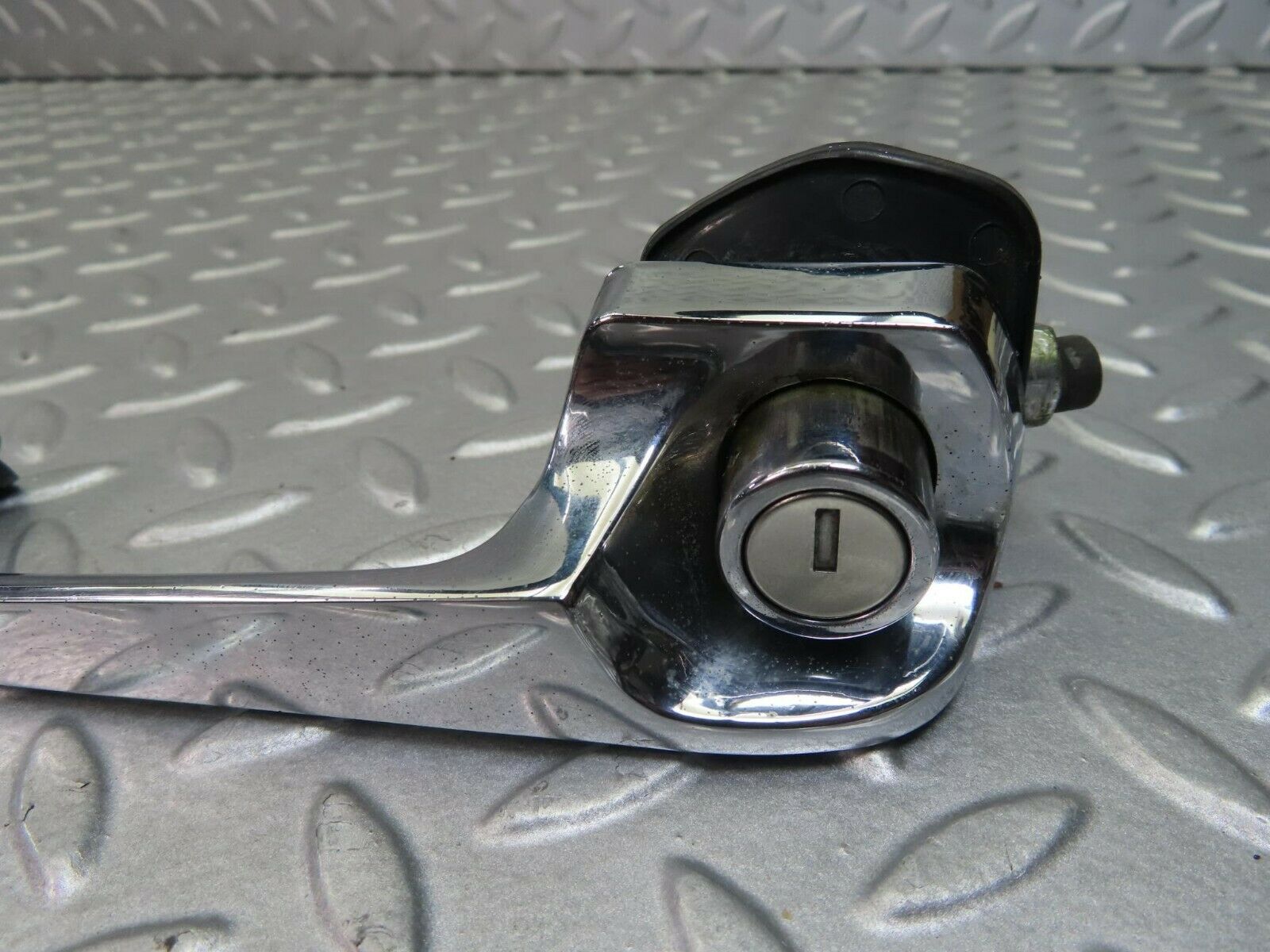 8764 Mercedes-Benz W108 Chrome Door Handle Front Right No Key 1087660801