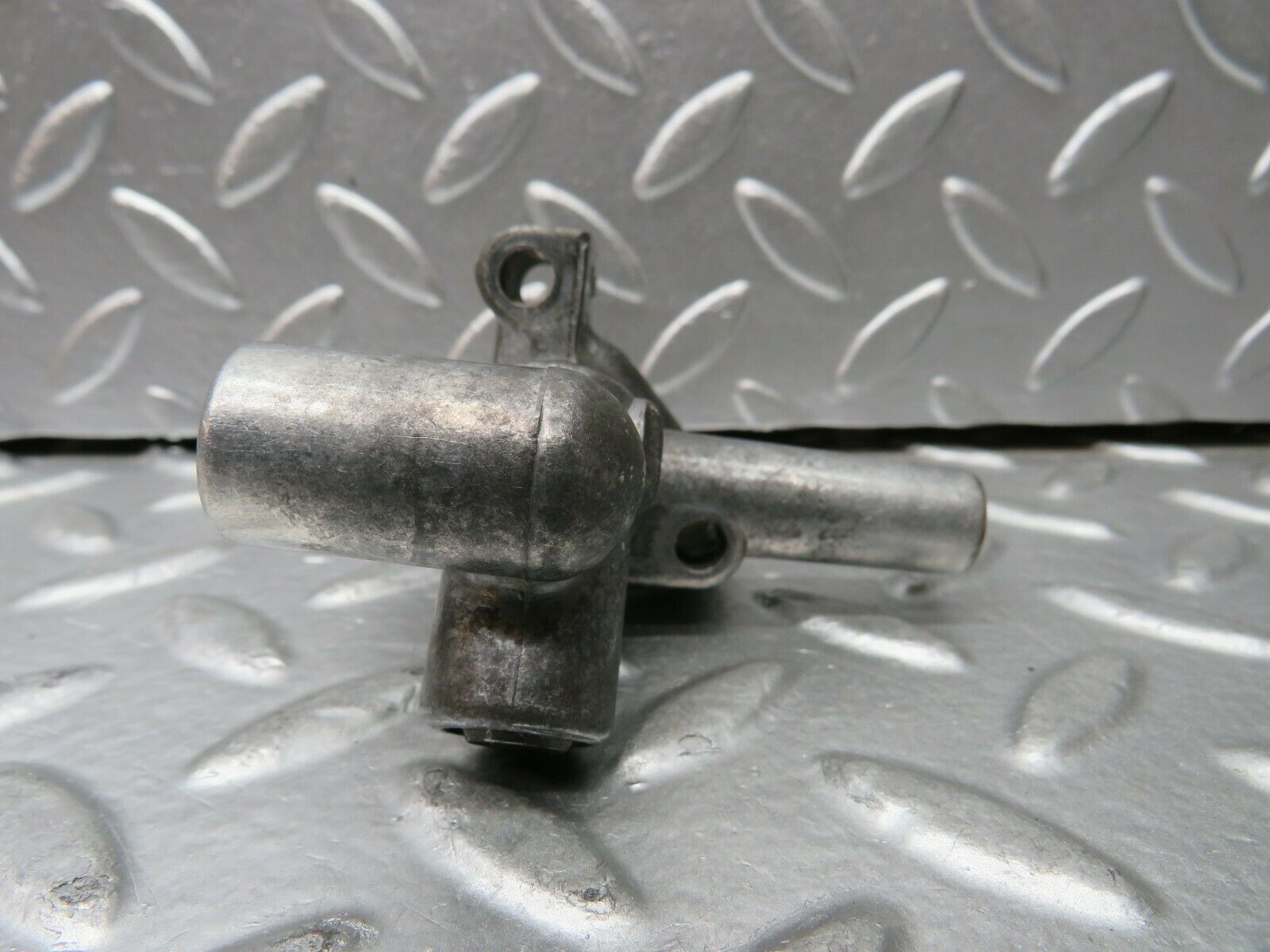 23084 Mercedes-Benz C123 230CE Coupe Idle Control Valve 1020940512