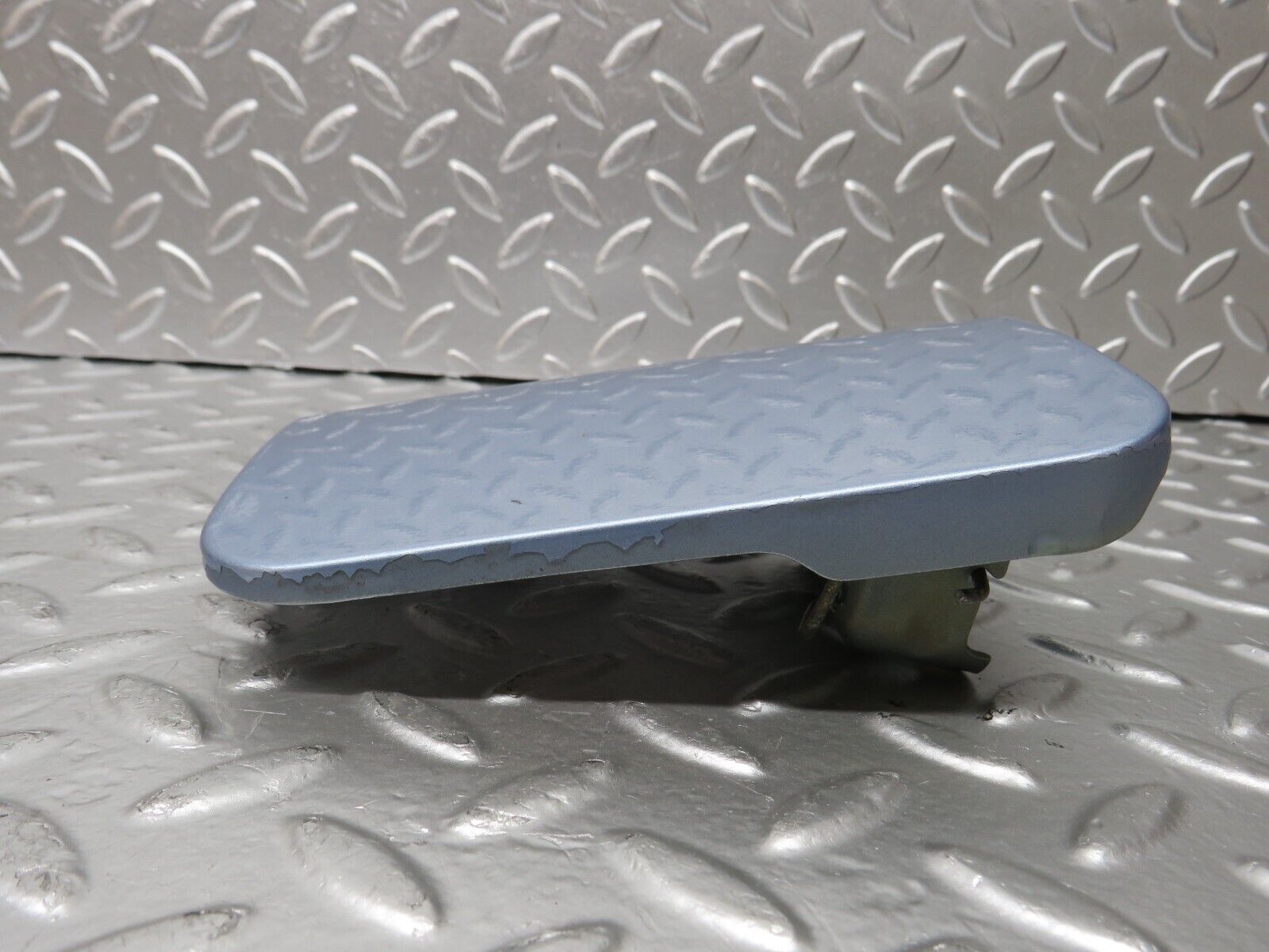 25158 Mercedes-Benz W201 190D Fuel Tank Flap Cap 2015840039