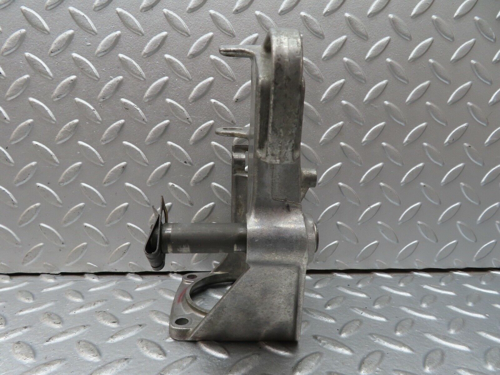 19100 Mercedes-Benz W123 300D Brake Pedal Bracket 1232940501