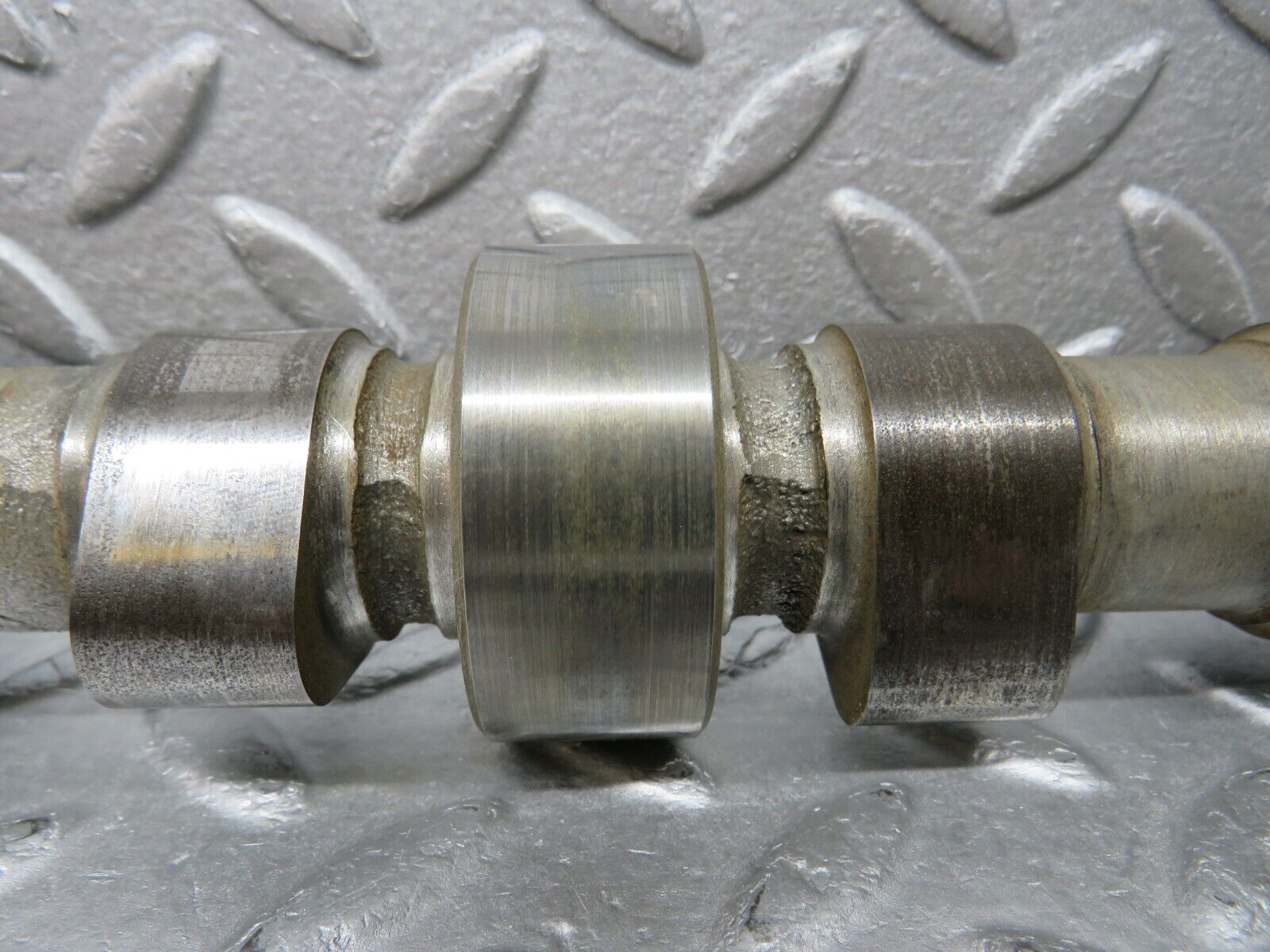 37135 Mercedes-Benz C126 420SEC Coupe Camshaft Left Side 11710