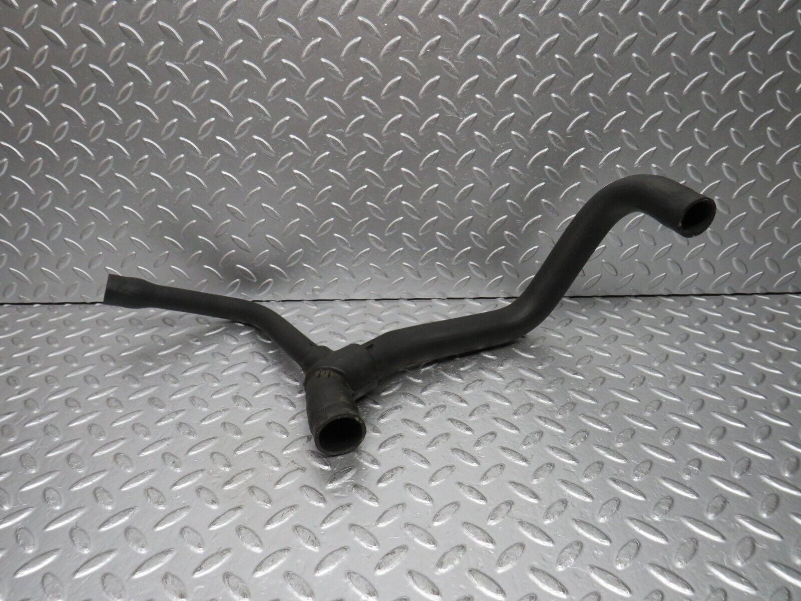 30855 Mercedes-Benz W201 190E 2.0L Radiator Hose 2015014082