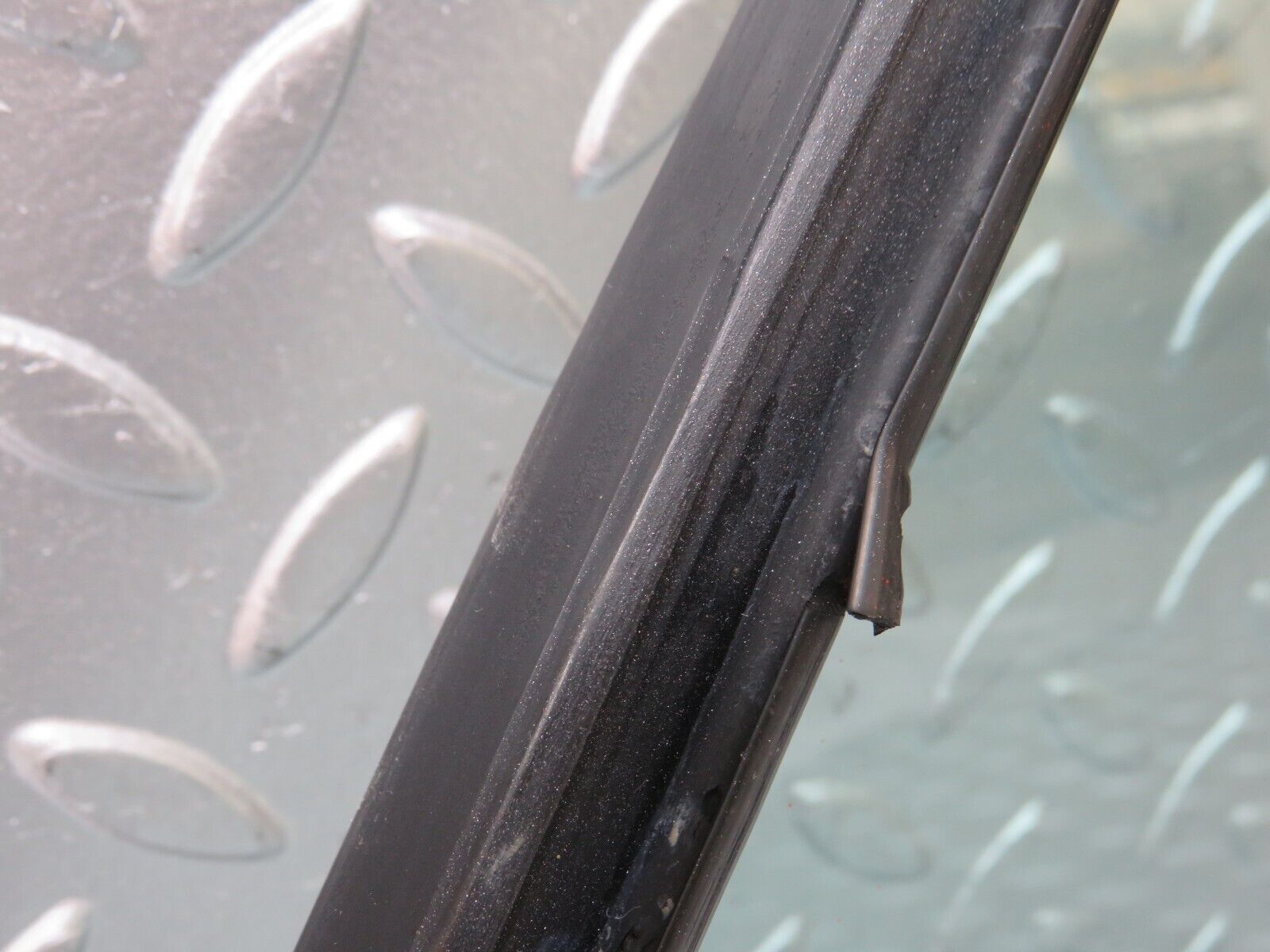 27891 Mercedes-Benz W123 280E Rear Right Quarter Window Glass