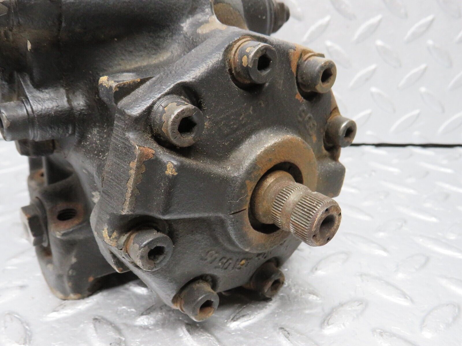 39038 Mercedes-Benz W201 190E 2.6L Steering Box Steering Rack 1244611601