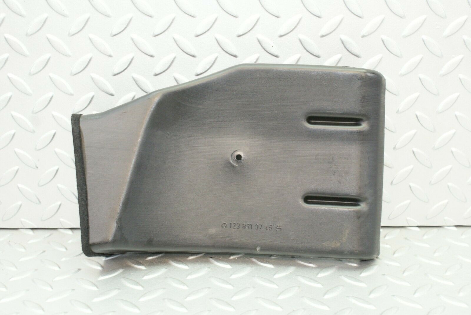 2755 Mercedes-Benz C123 280CE Coupe Air Duct Heater Ventilation Right