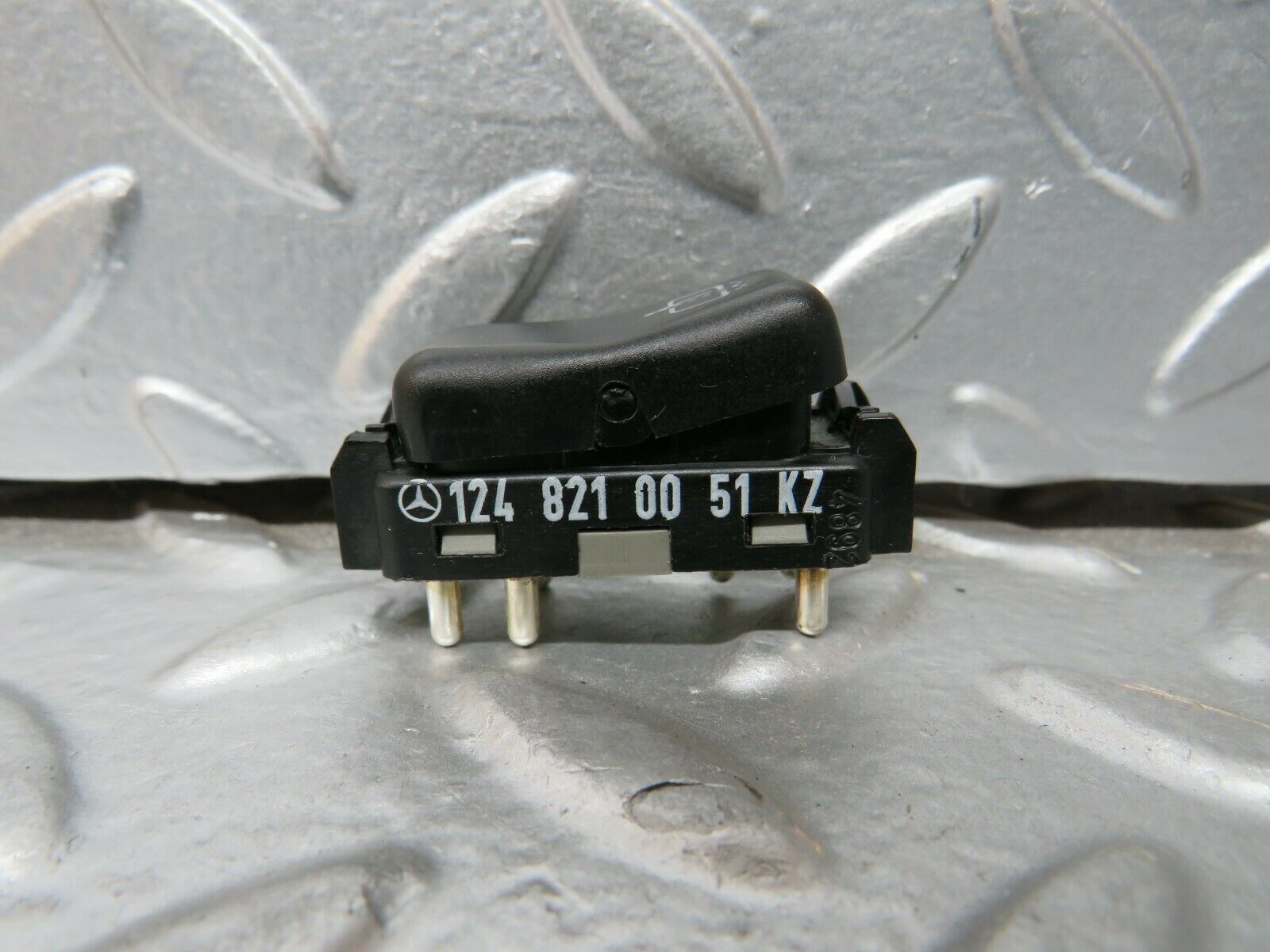24291 Mercedes-Benz S124 220TE Wagon Tailgate Window Washer Switch 1248210051
