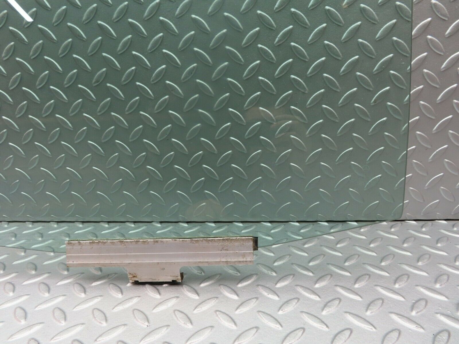 5383 Mercedes-Benz W124 230E Rear Left Door Window Glass