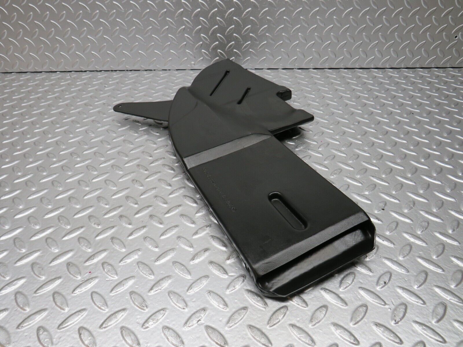 30594 Mercedes-Benz W201 190E 2.0L Air Duct Vent 2018310446