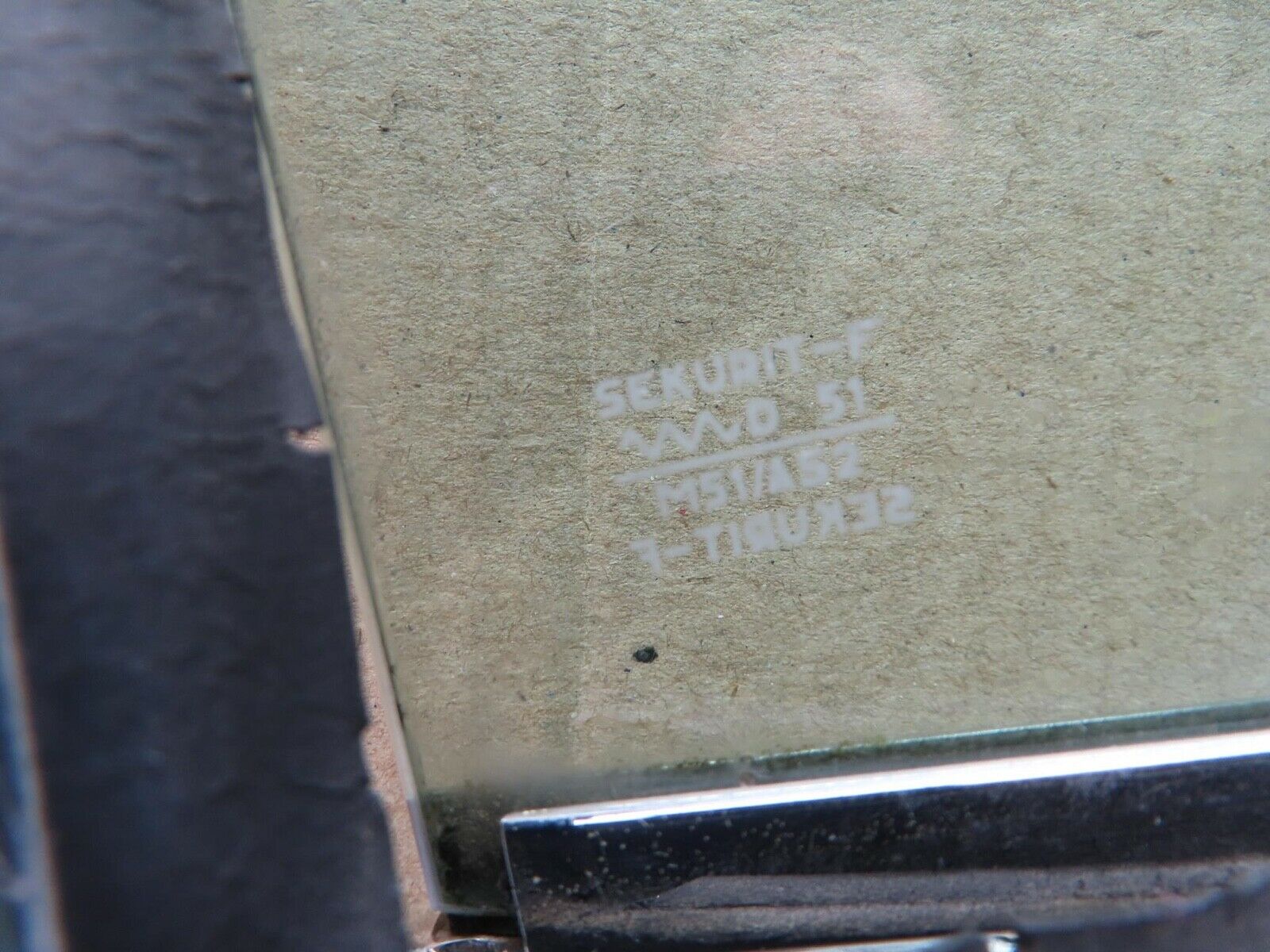 13096 Mercedes-Benz W111 220S Front Left Quarter Window Glass