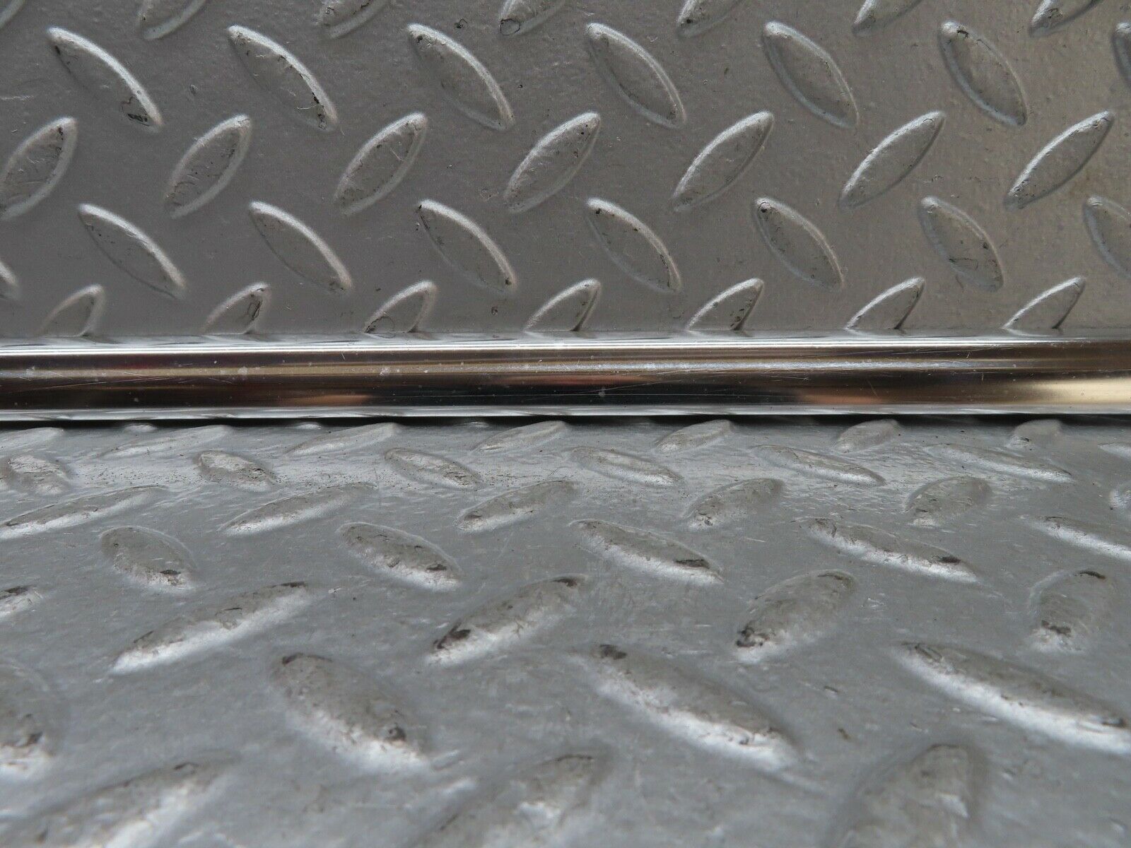 19126 Mercedes-Benz W123 300D Rear Left Door Chrome Moulding Trim