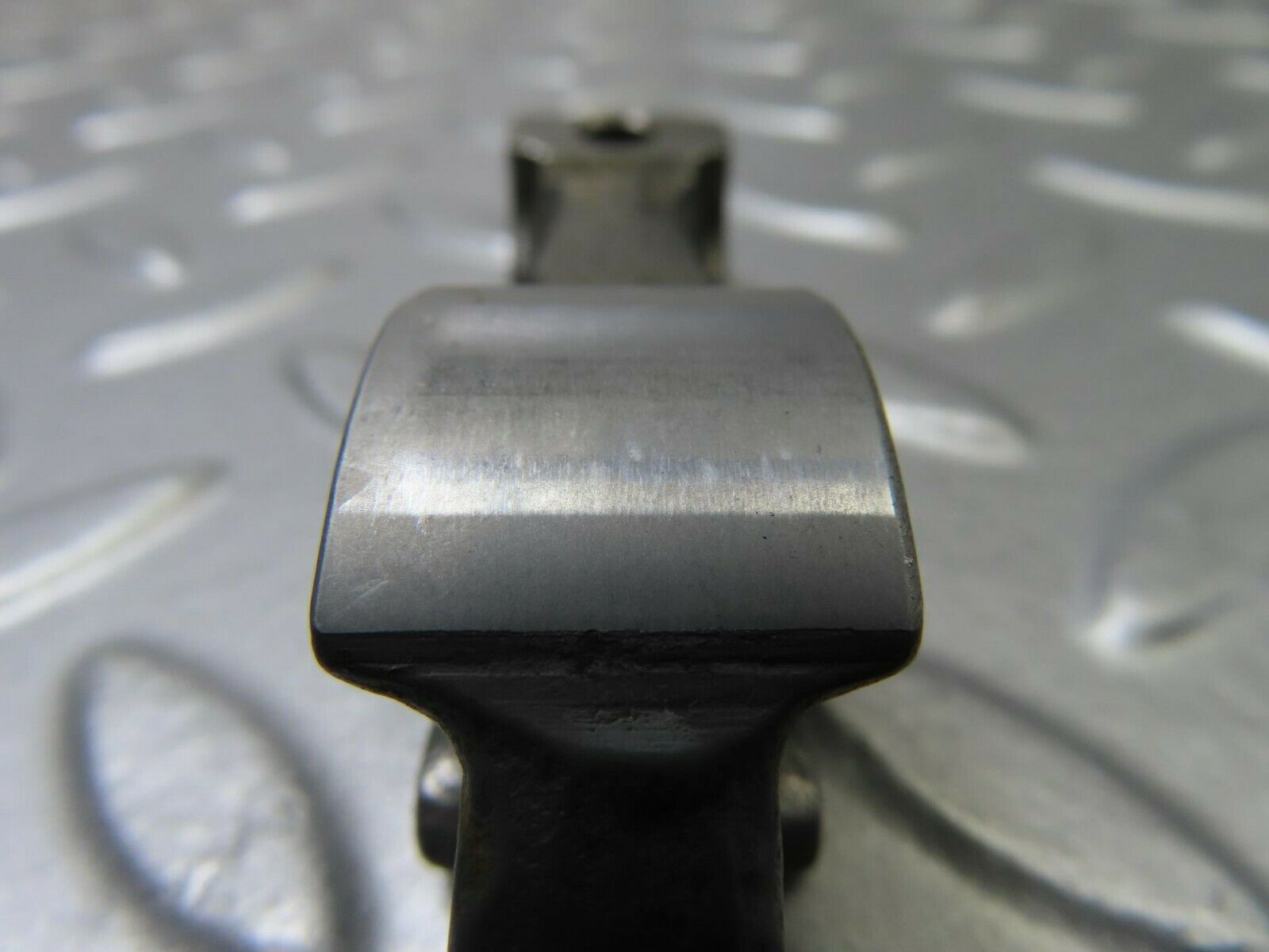 9132 Mercedes-Benz W108 Valve Rocker Arm With Retaining Spring