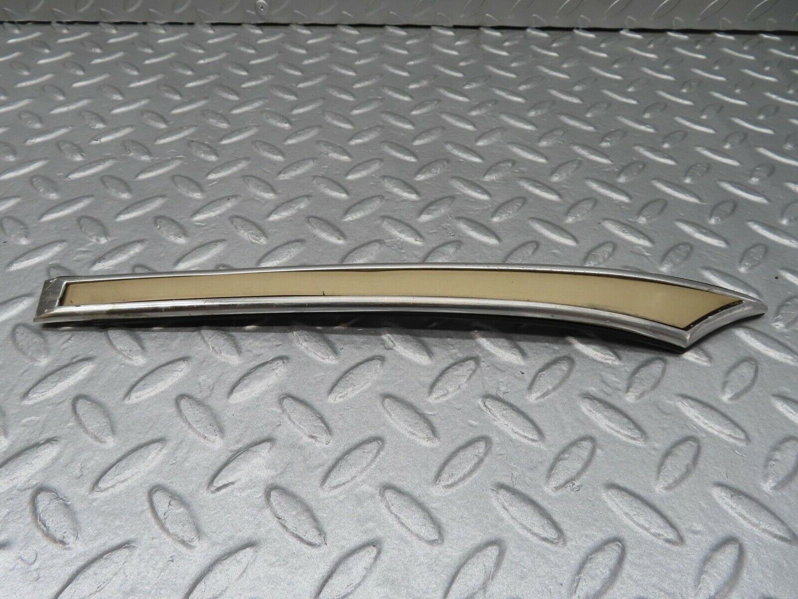 15943 Mercedes-Benz W123 280E C Pillar Exterior Trim Right Side 1236981097