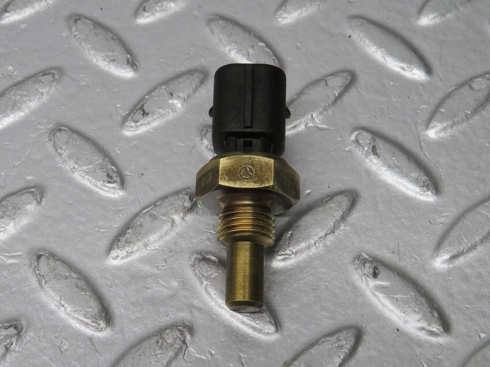 39713 Mercedes-Benz R129 320SL Coupe Coolant Temperature Sensor 0115425117