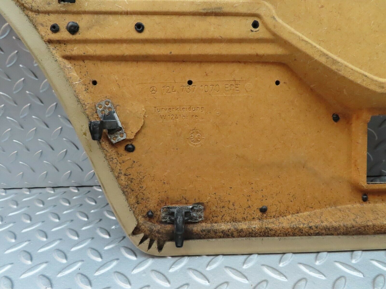 5265 Mercedes-Benz W124 230E Rear Right Door Card Beige 1247371070