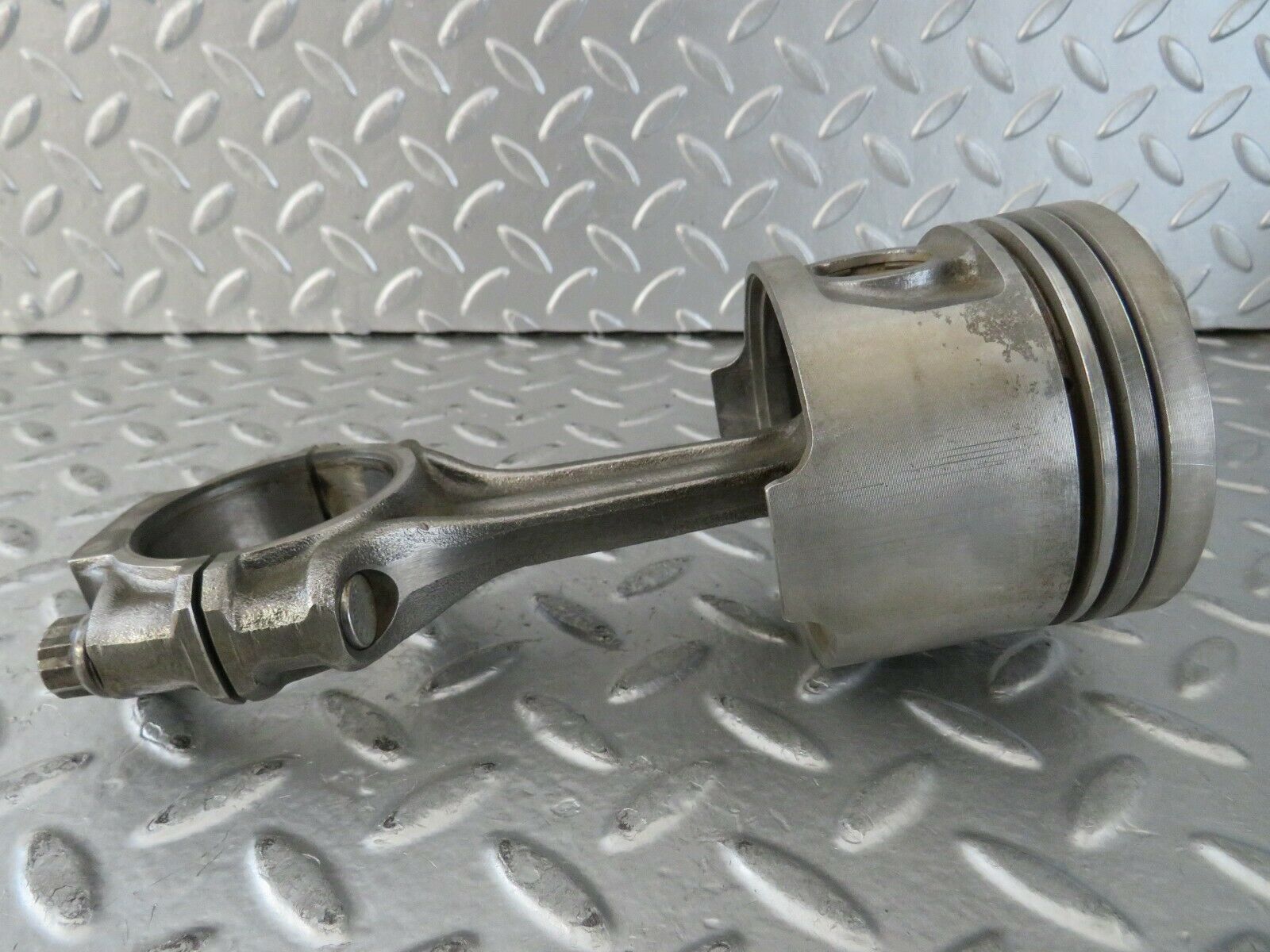 23581 Mercedes-Benz W114 280E Piston With Connecting Rod 86.00 mm