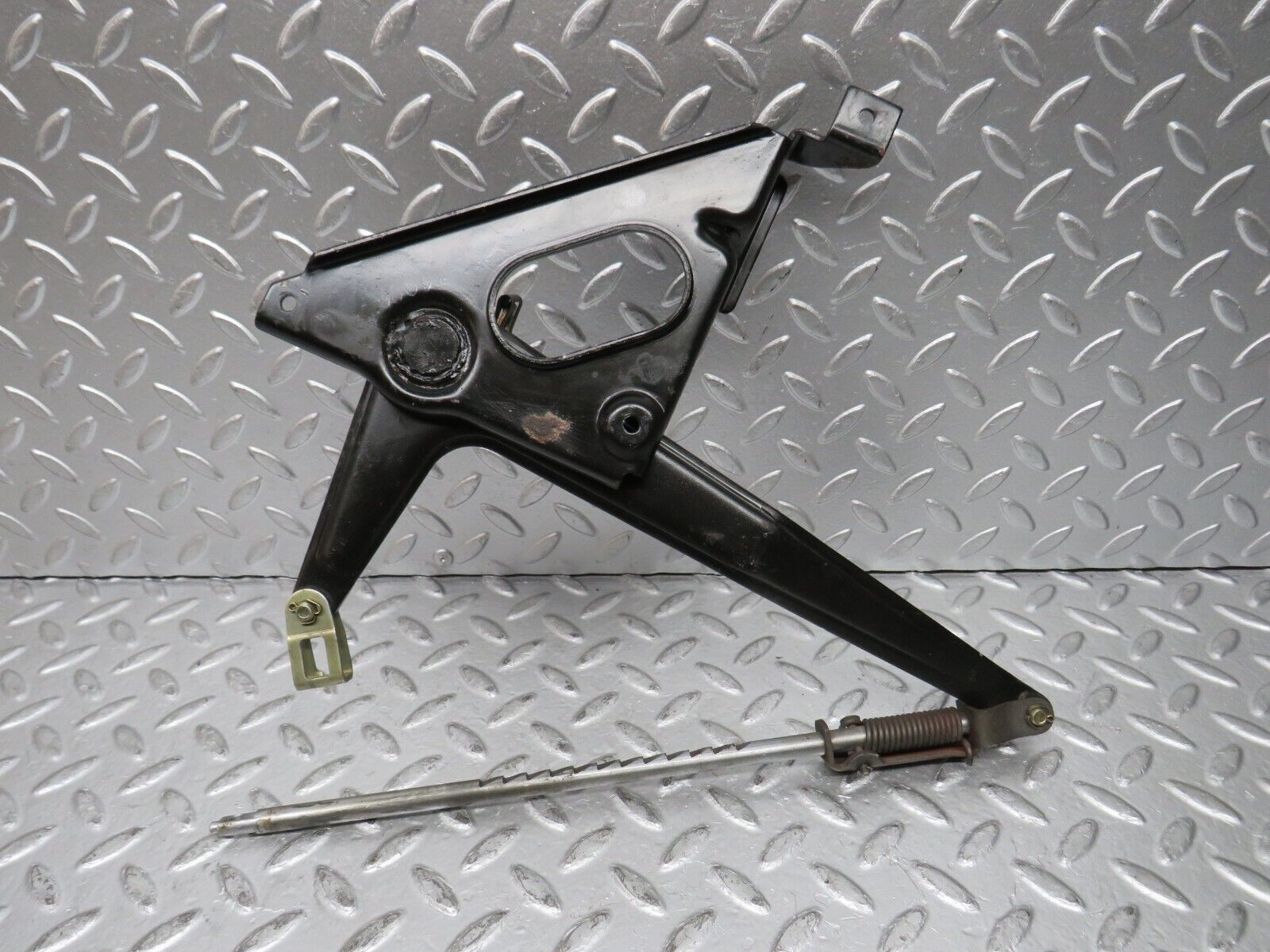 29786 Mercedes-Benz W123 230E Handbrake Regulator