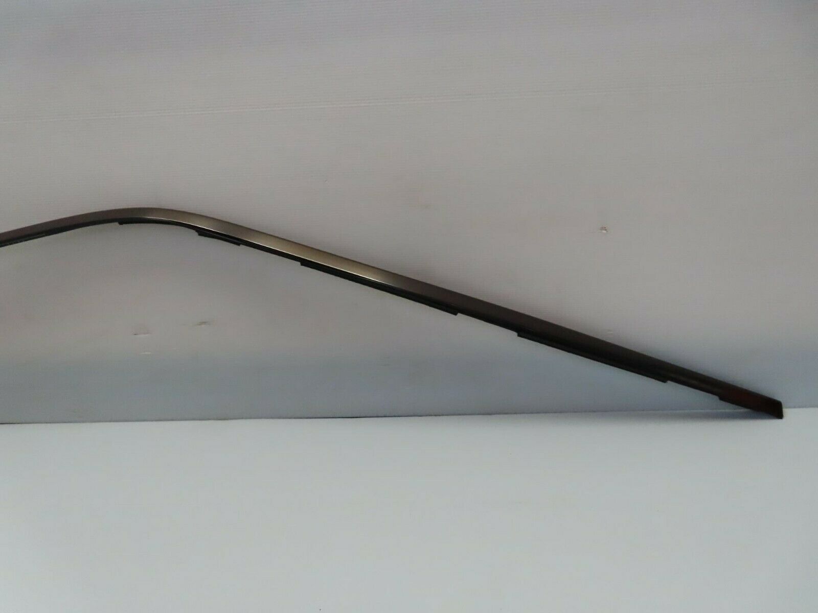 9540 Mercedes-Benz C124 300CE Coupe Roof Chrome Right Side