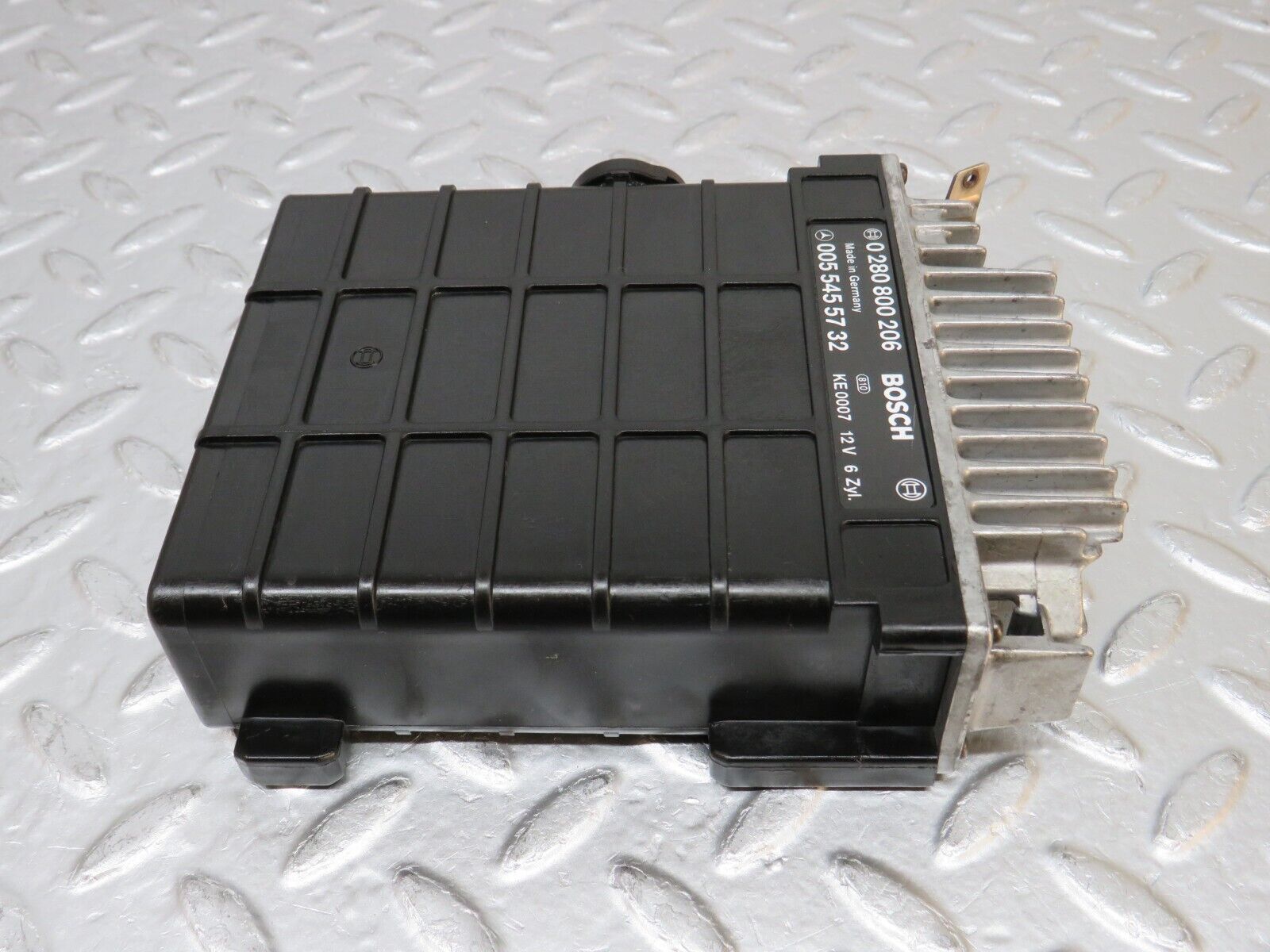 32421 Mercedes-Benz S124 300TE Engine Control Unit Bosch 0280800206 0055455732