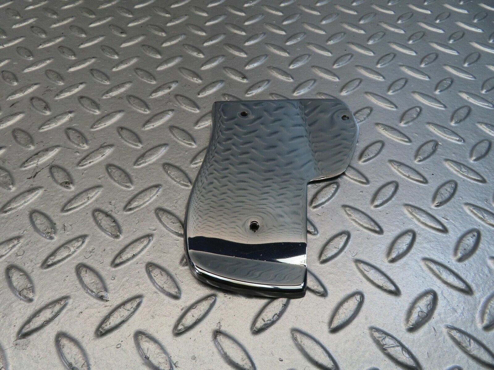 11358 Mercedes-Benz C123 230CE Coupe Left Door Chrome Cover