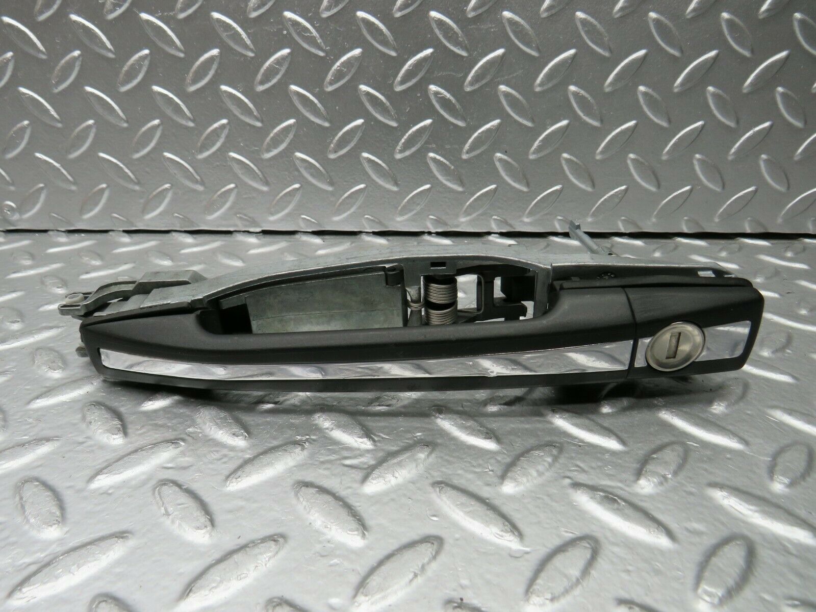22475 Mercedes-Benz C124 E220 Coupe Left Exterior Door Handle No Key