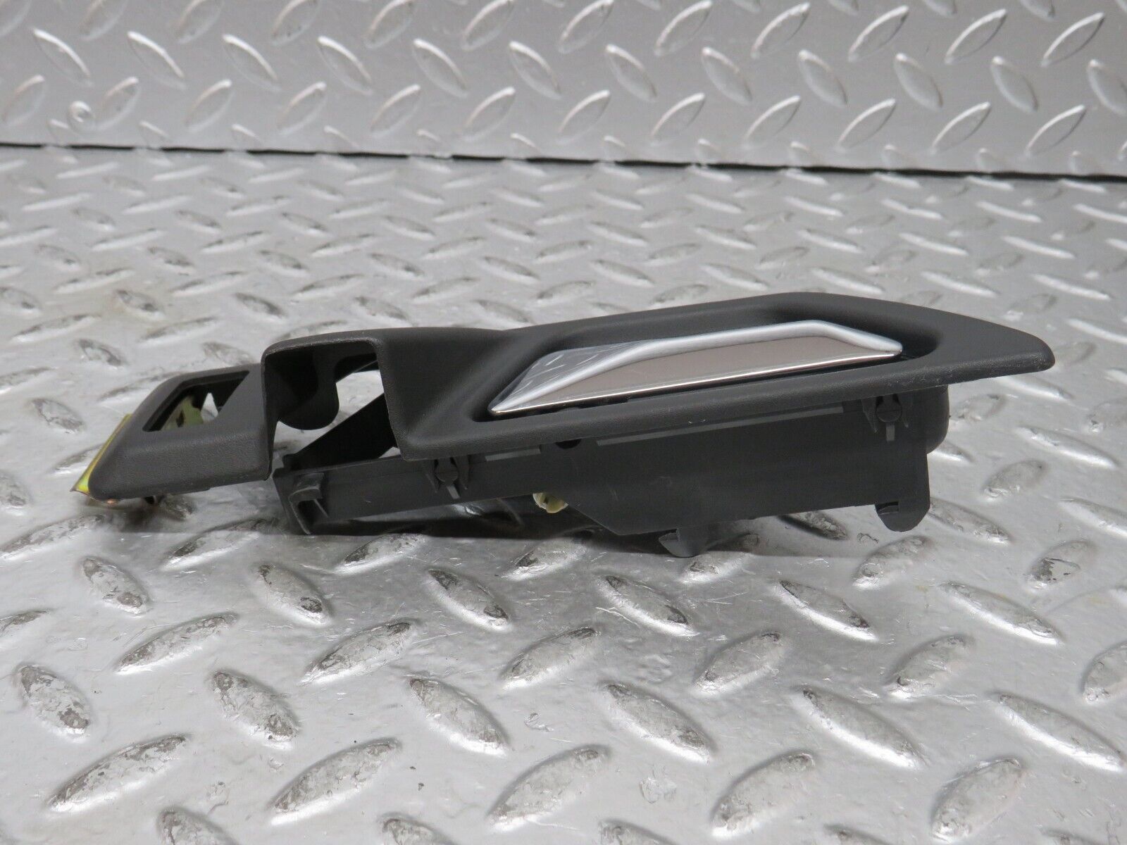 27513 Mercedes-Benz S124 300TE Rear Left Interior Door Handle 1247600161