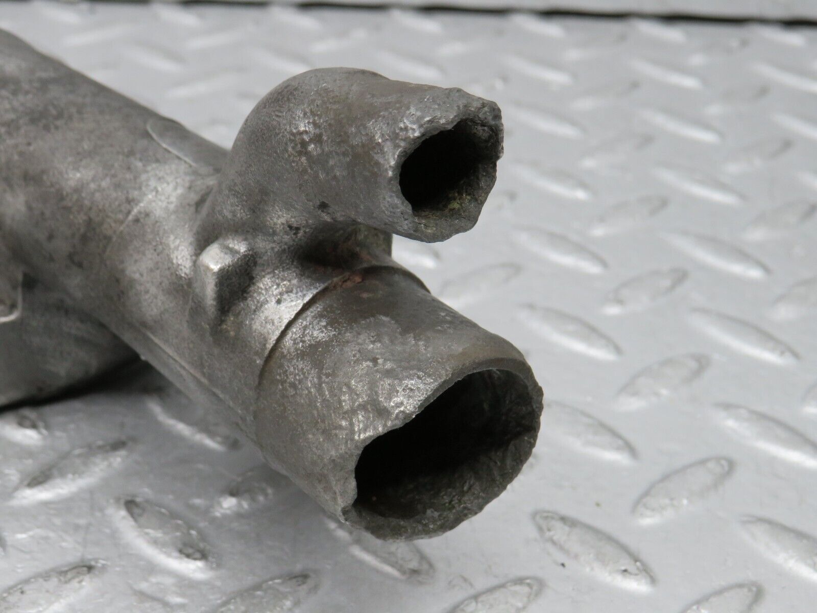 35910 Mercedes-Benz 240D OM616.912 Water Pump Housing 1212010601