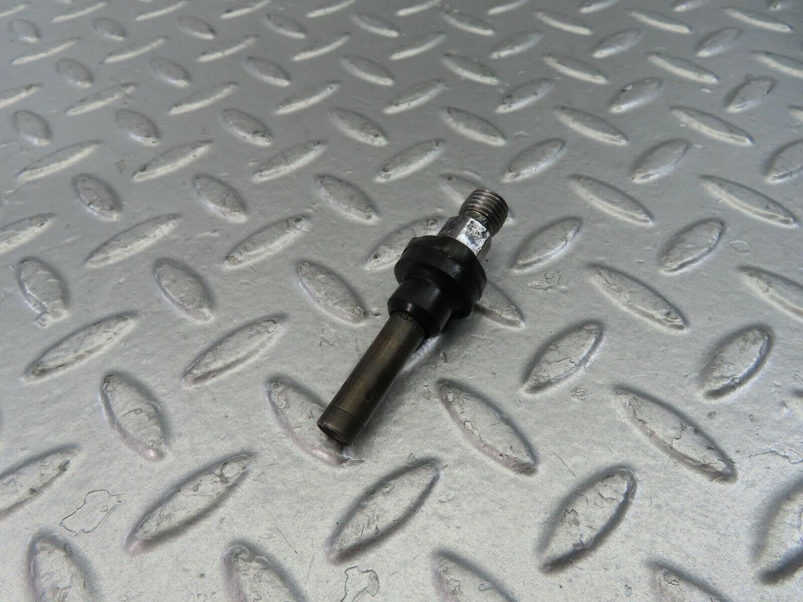 10793 Mercedes-Benz W123 230E Fuel Injector Bosch 0437502010