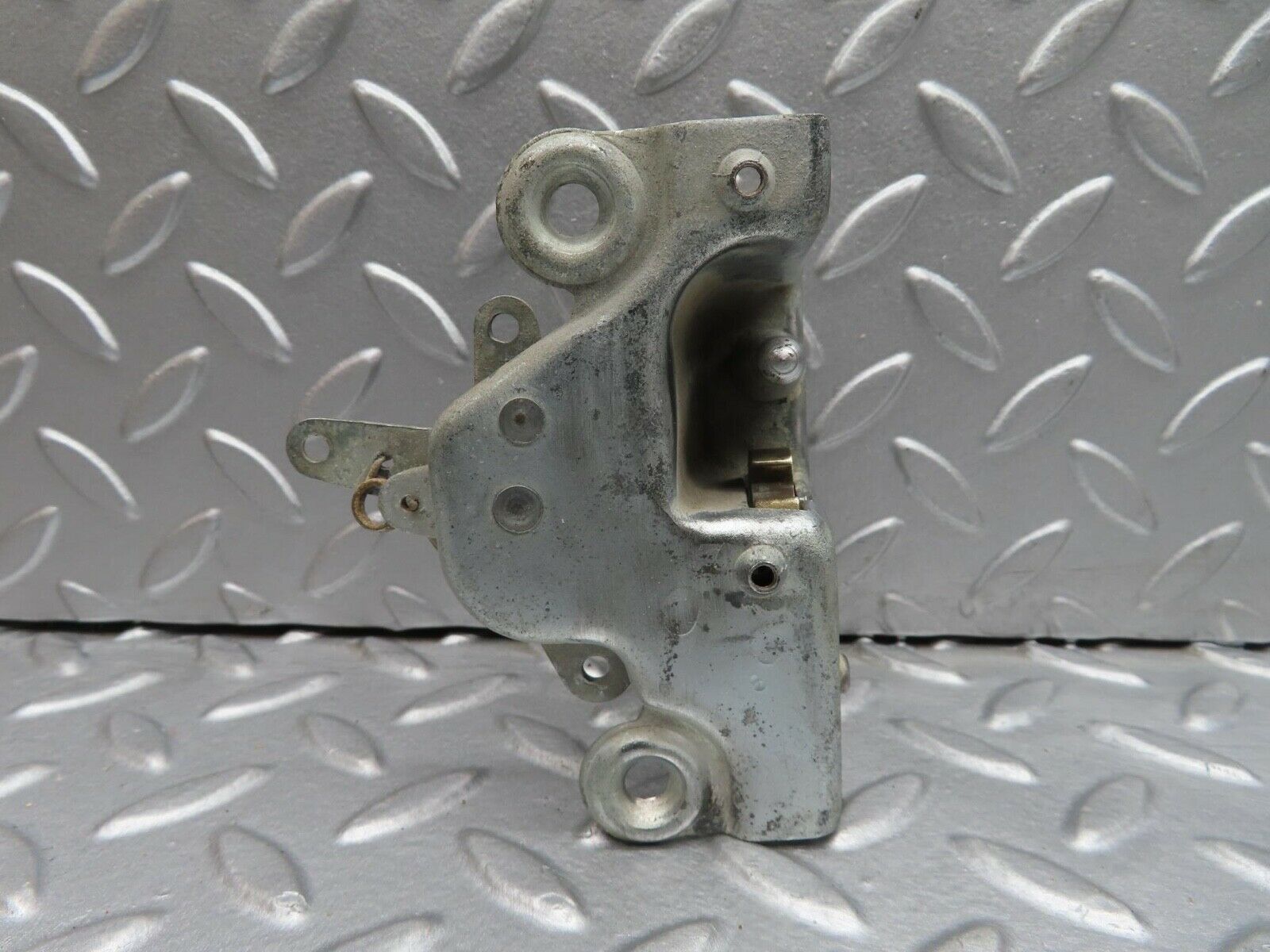 12285 Mercedes-Benz W108 280SE 3.5 Rear Right Door Lock Mechanism