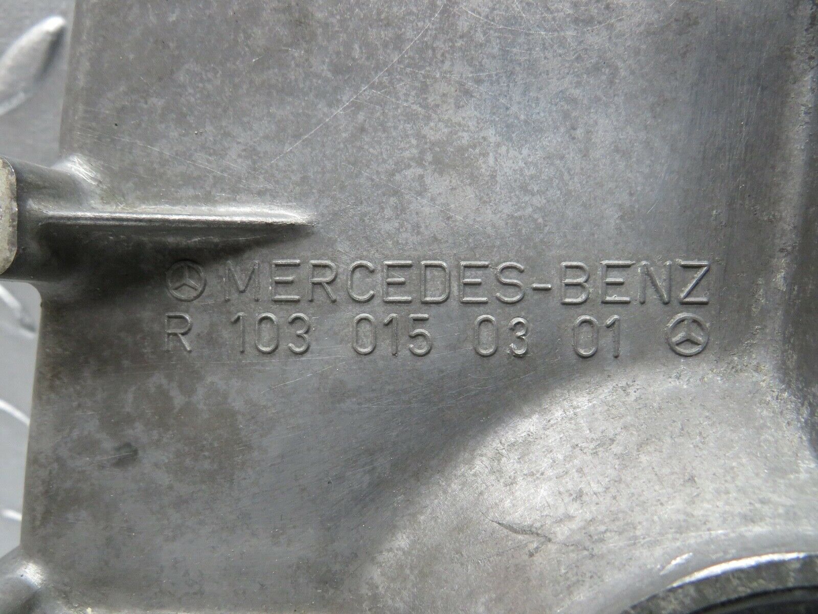 21736 Mercedes-Benz W126 300SE Timing Chain Cover 1030150301