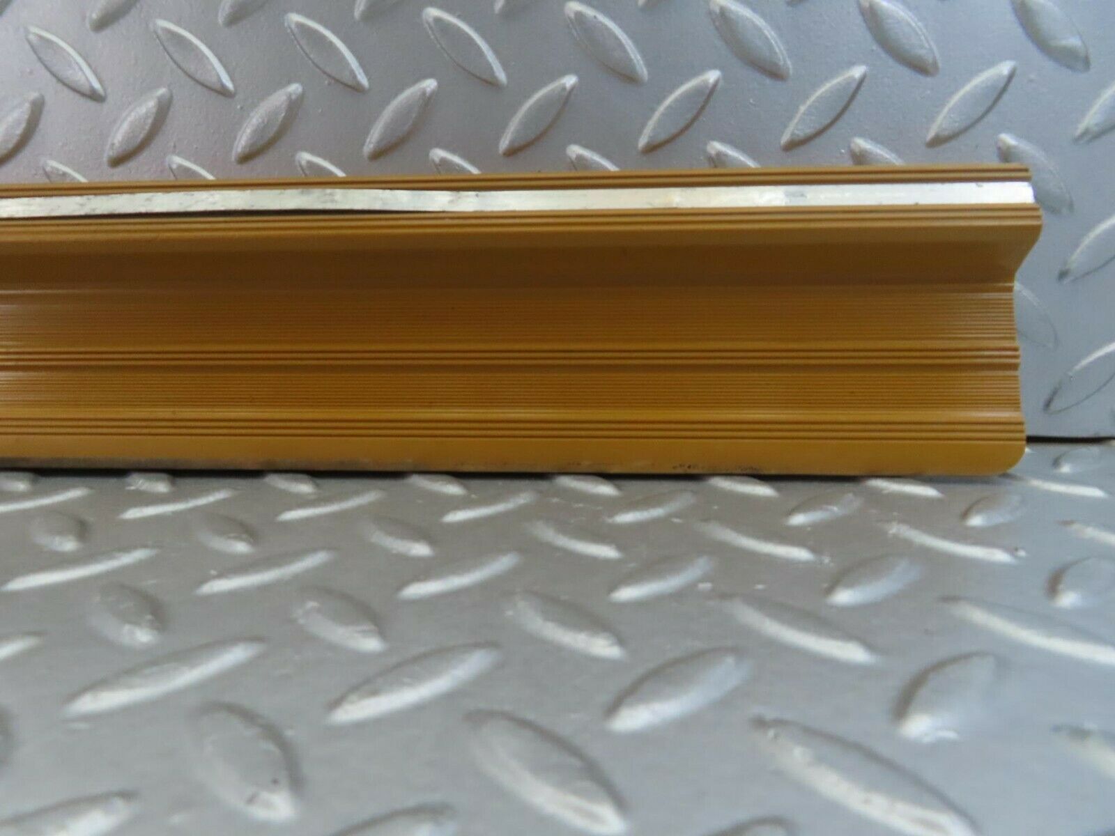 10032 Mercedes-Benz C123 230CE Coupe Right Door Sill