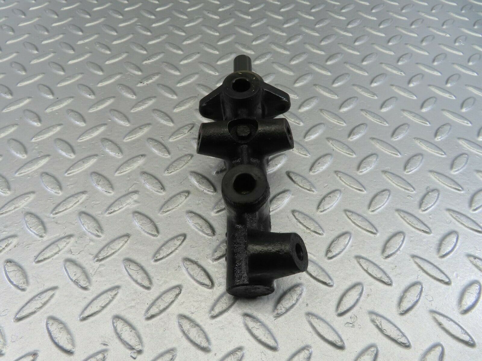 9901 Mercedes-Benz C123 230CE Coupe Brake Master Cylinder