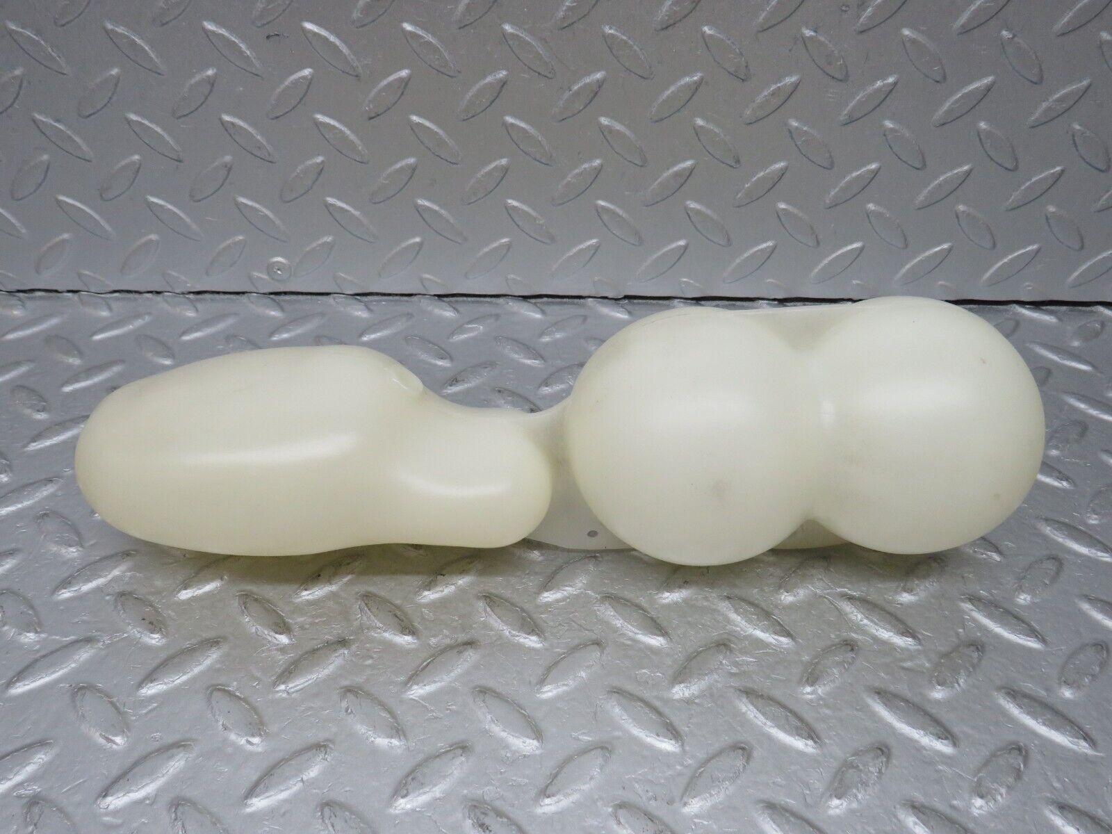 35998 Mercedes-Benz W126 420SE Vacuum Reservoir Tank