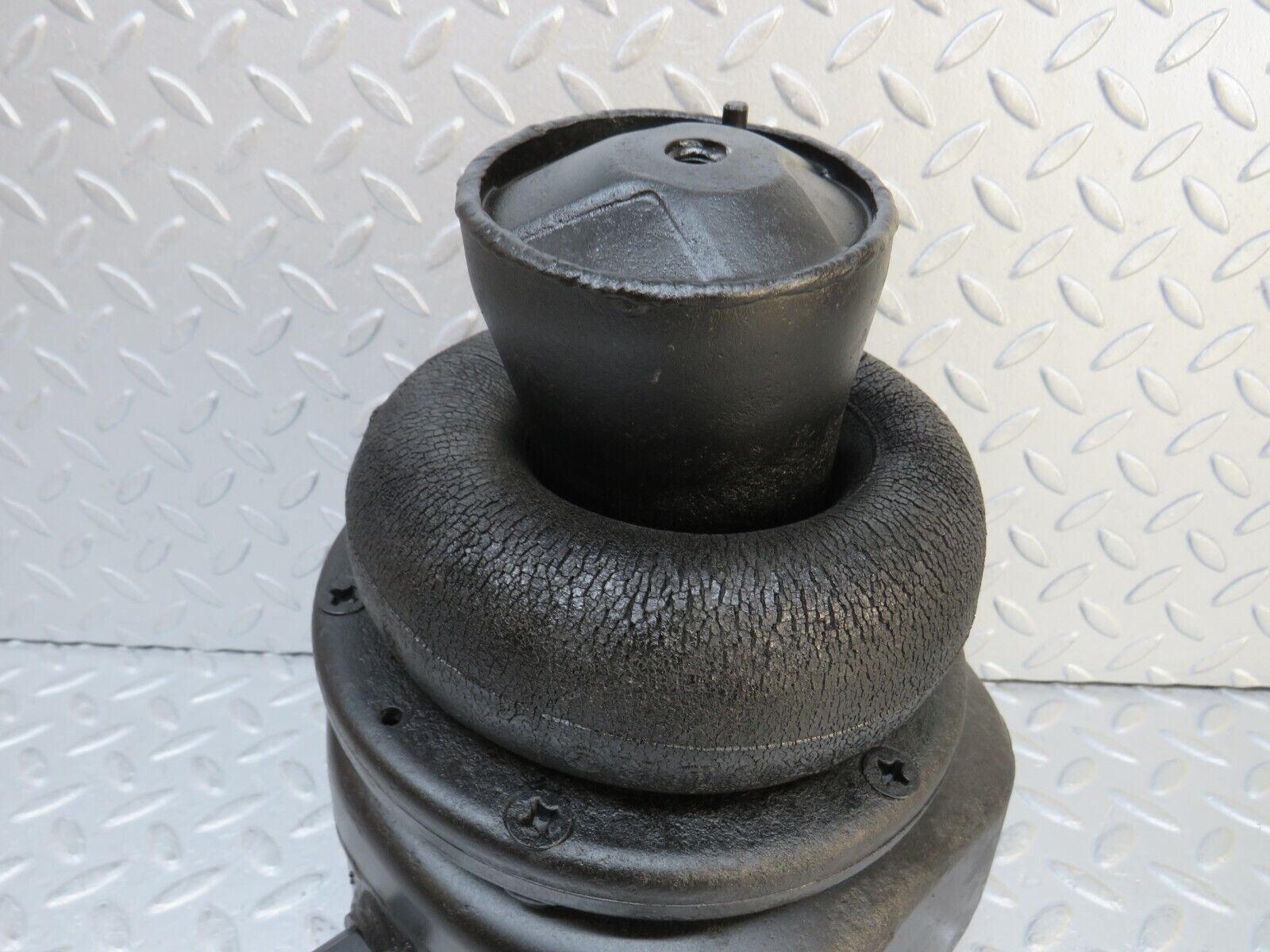 37597 Mercedes-Benz W109 300SEL Rear Left Air Suspension