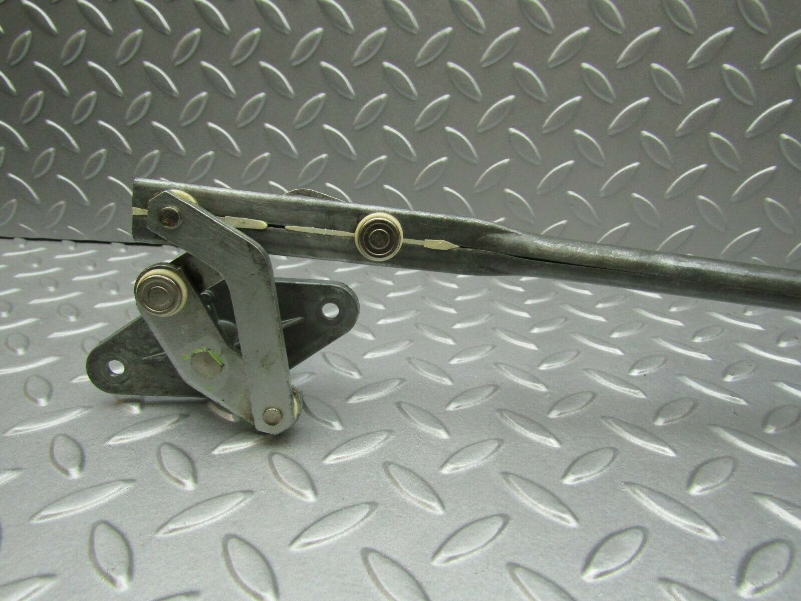 3395 Mercedes-Benz W108 280SE Windshield Wiper Linkage