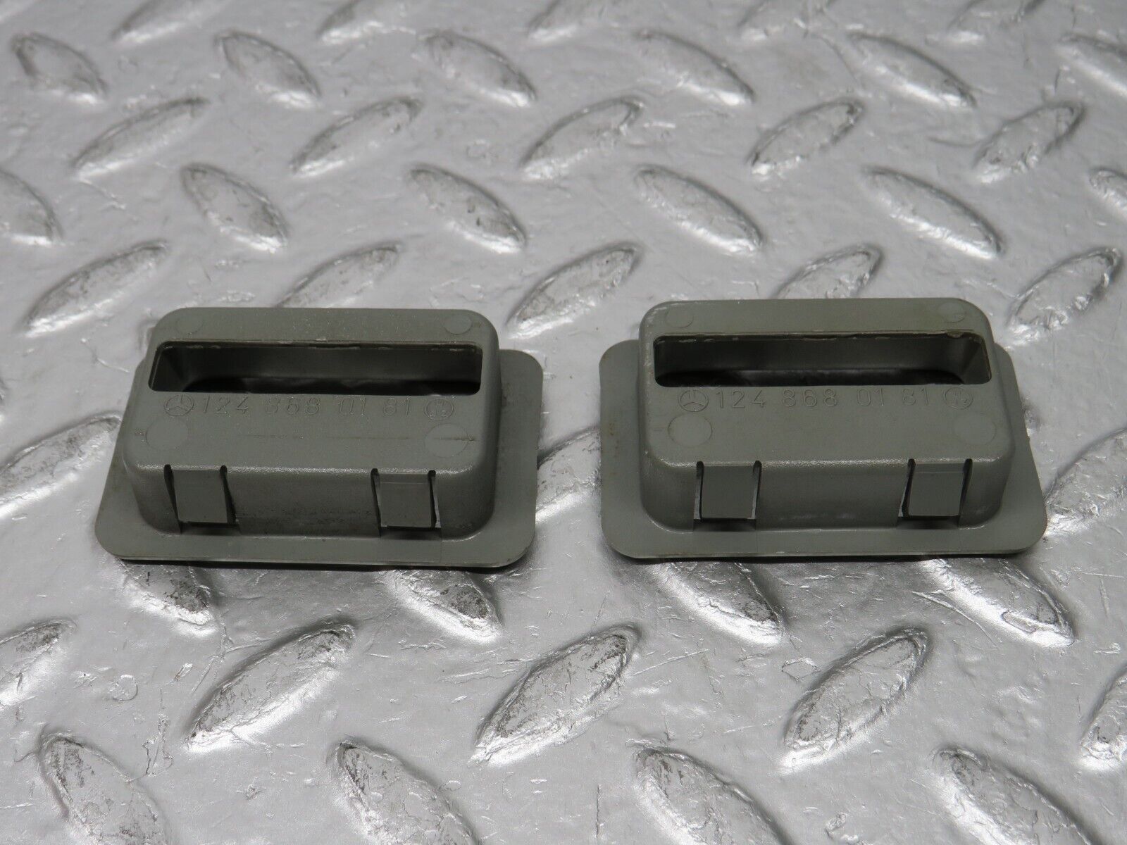 31388 Mercedes-Benz S124 220TE Wagon Trunk Roll Compartment Cover 1248680181