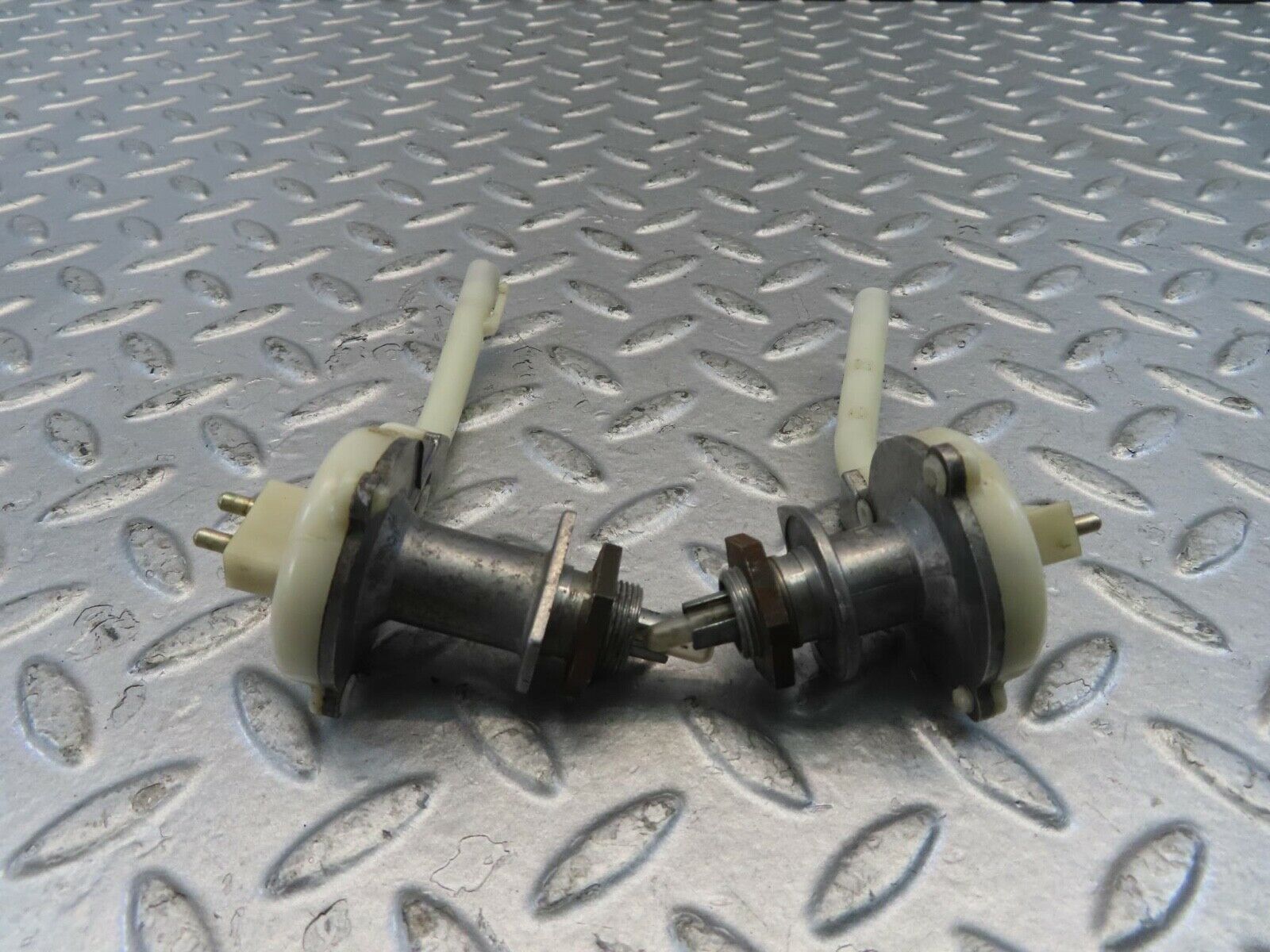 11064 Mercedes-Benz W123 230E Heater Regulator