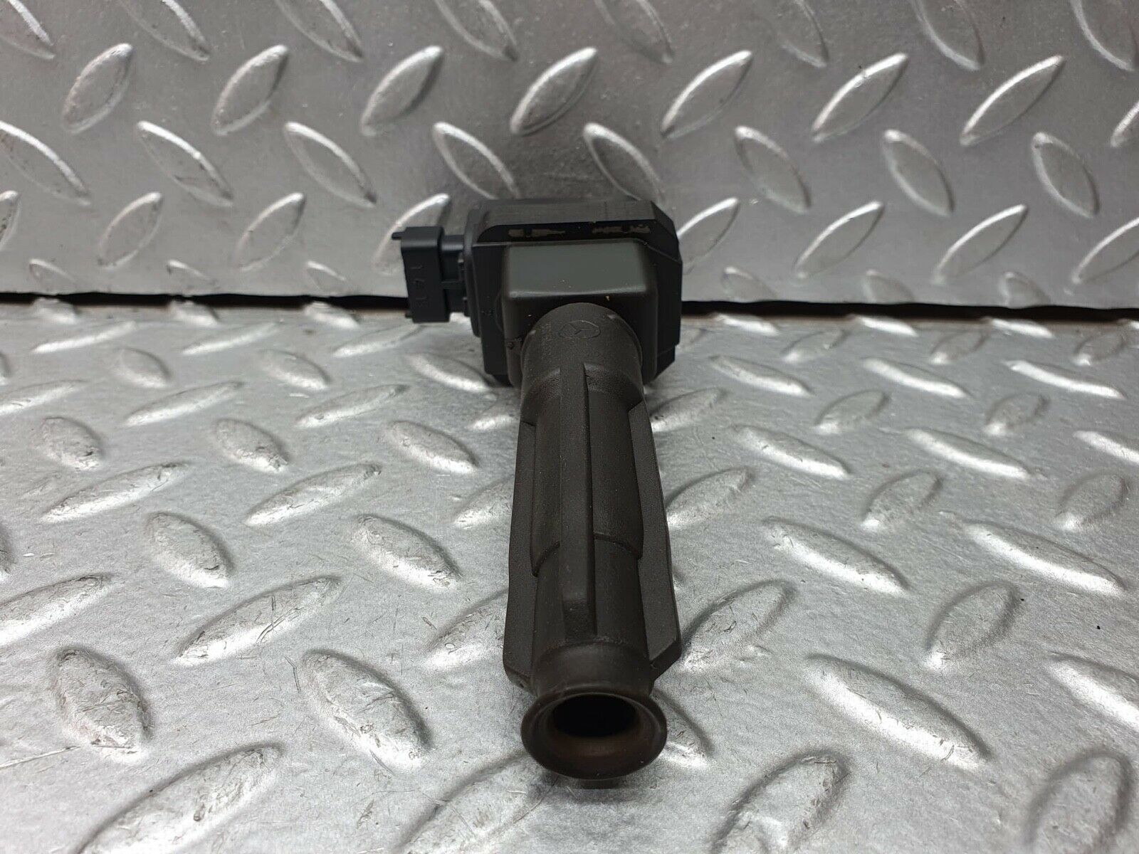 19546 Mercedes-Benz C140 CL420 Coupe Ignition Coil 0001587203