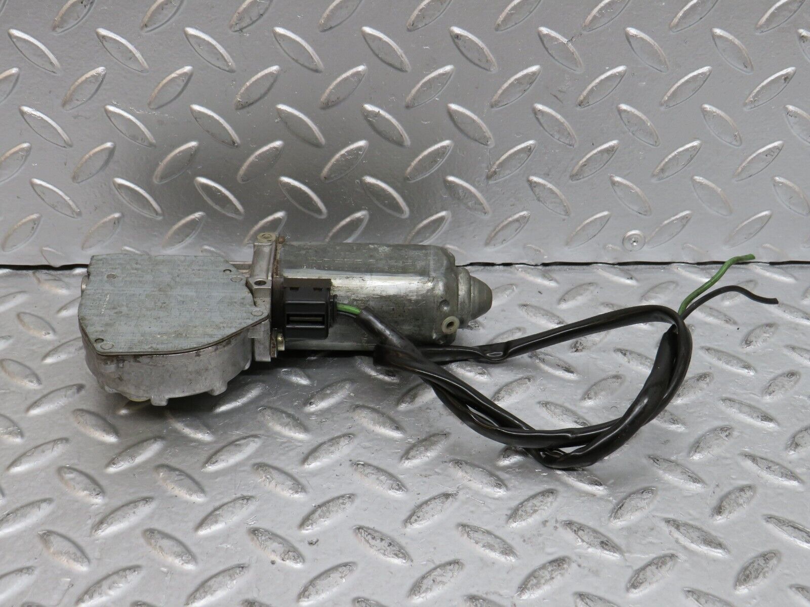 29665 Mercedes-Benz W123 230E Rear Right Window Regulator Motor 0130821016