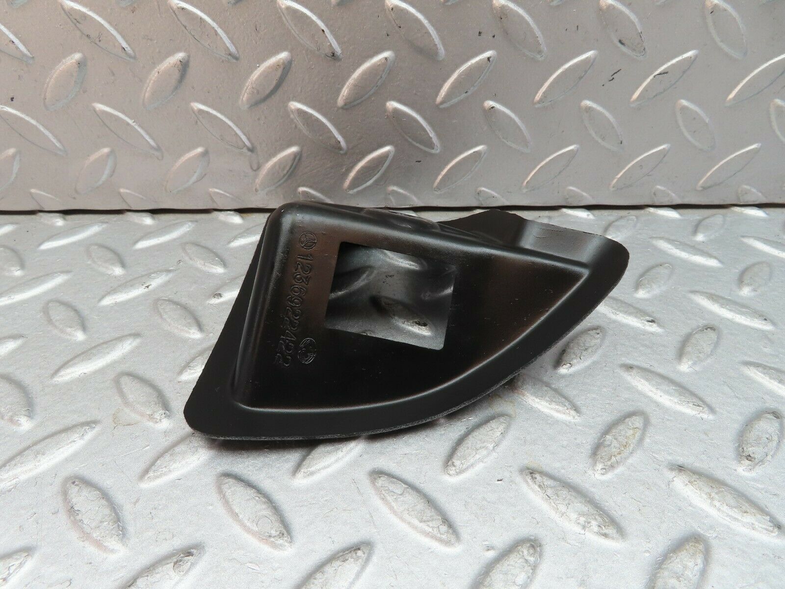 9576 Mercedes-Benz C123 280CE Coupe Rear Seat Latch Cover Right 12369222422