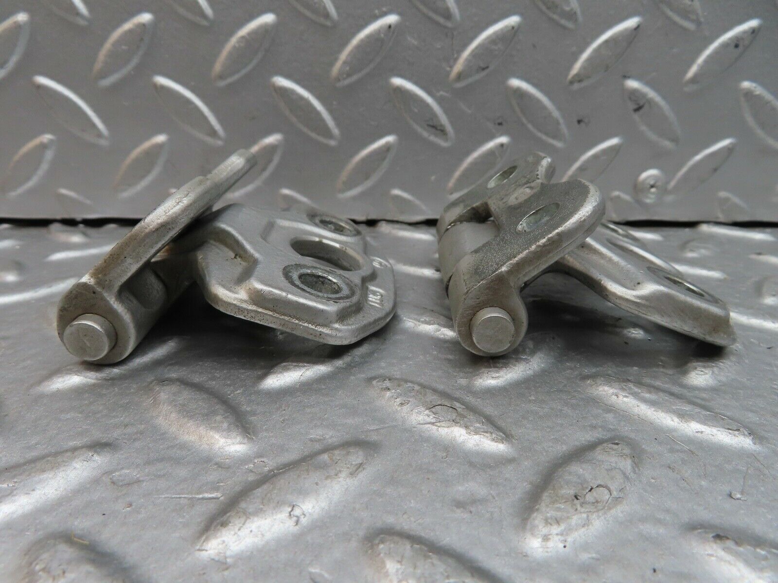 19341 Mercedes-Benz C140 CL420 Coupe Right Door Hinges Pair