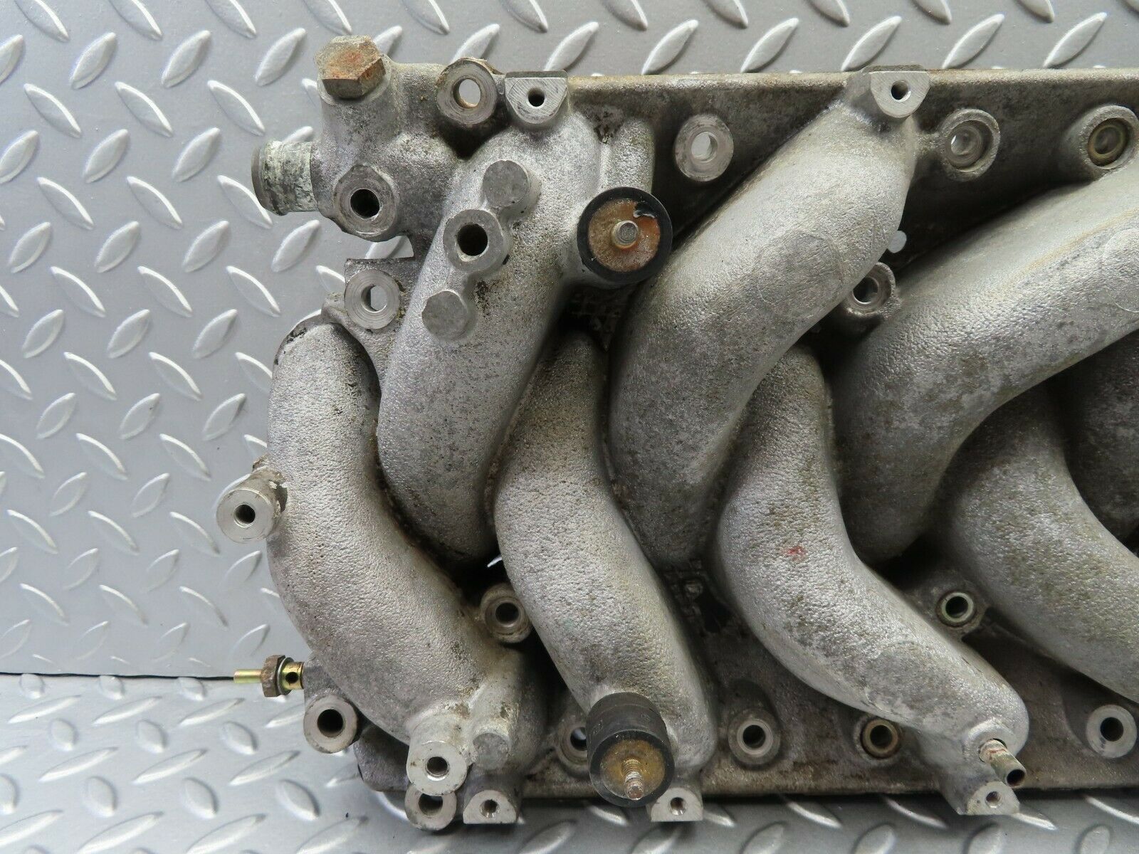 6417 Mercedes-Benz W126 380SE Intake Manifold 1161415701