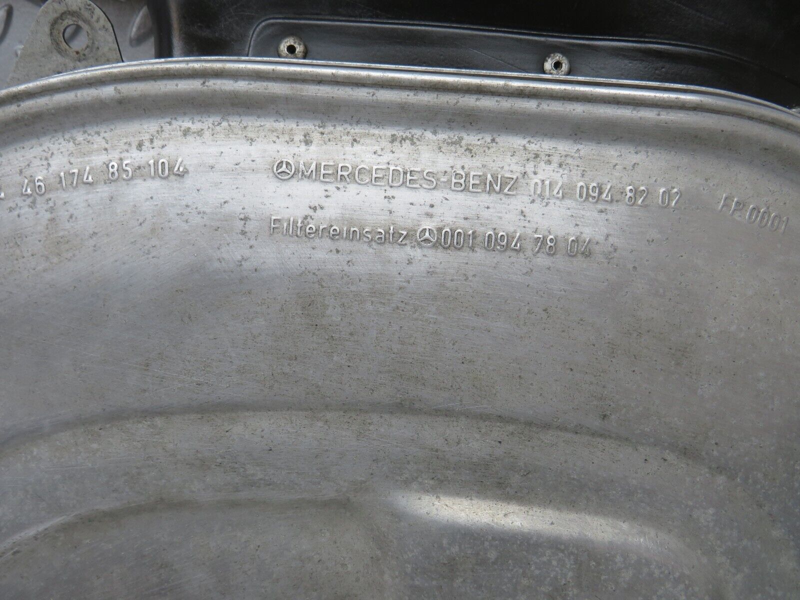 36959 Mercedes-Benz C126 420SEC Coupe Air Filter Box Housing Aluminium 0010947804 0140948202