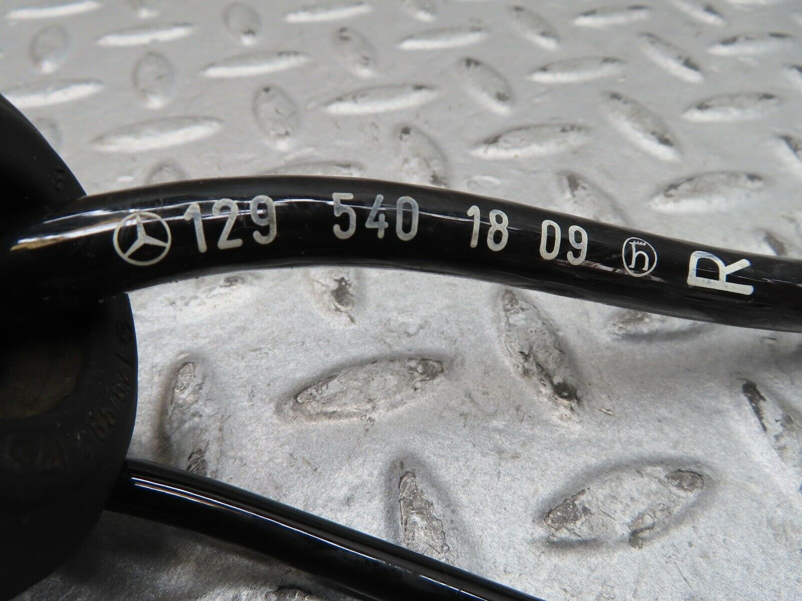 17289 Mercedes-Benz R129 300SL Coupe Front Right Brake Pad Warning Loom