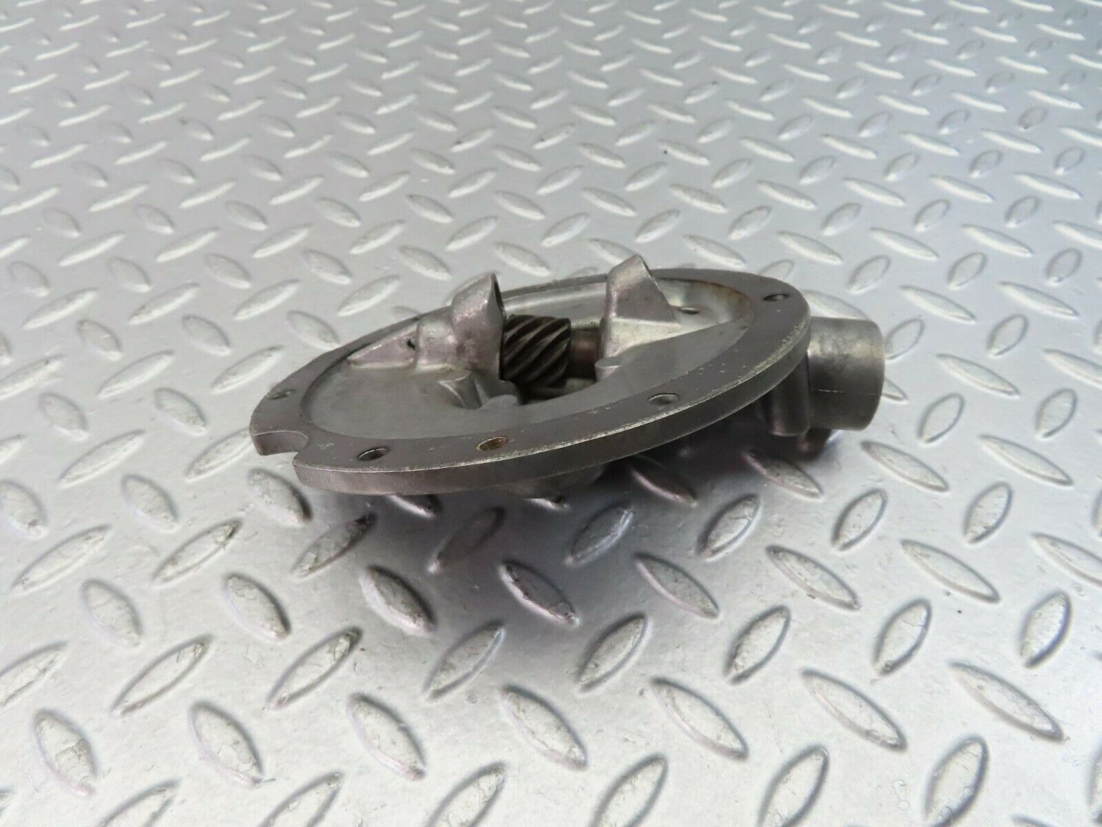 9104 Mercedes-Benz W108 Distributor Housing 1301580015