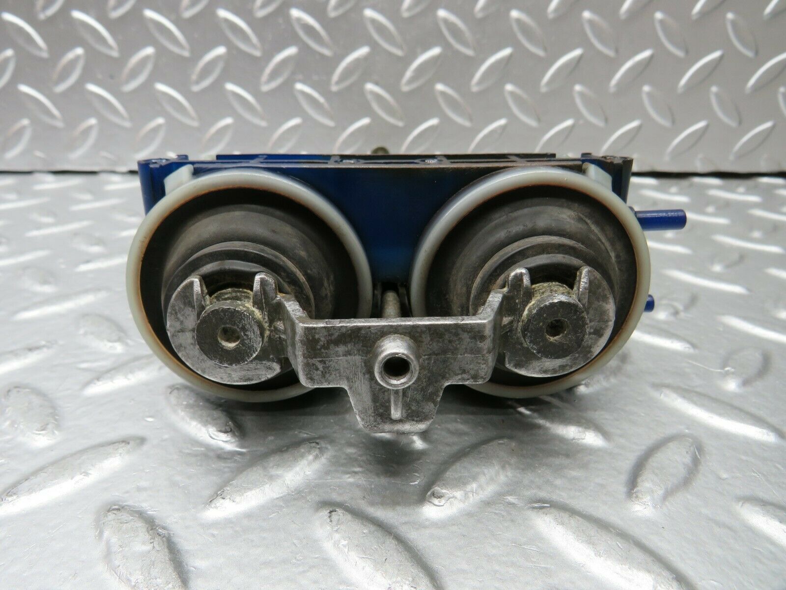 23136 Mercedes-Benz C123 230CE Coupe Door Lock Vacuum Actuator Left