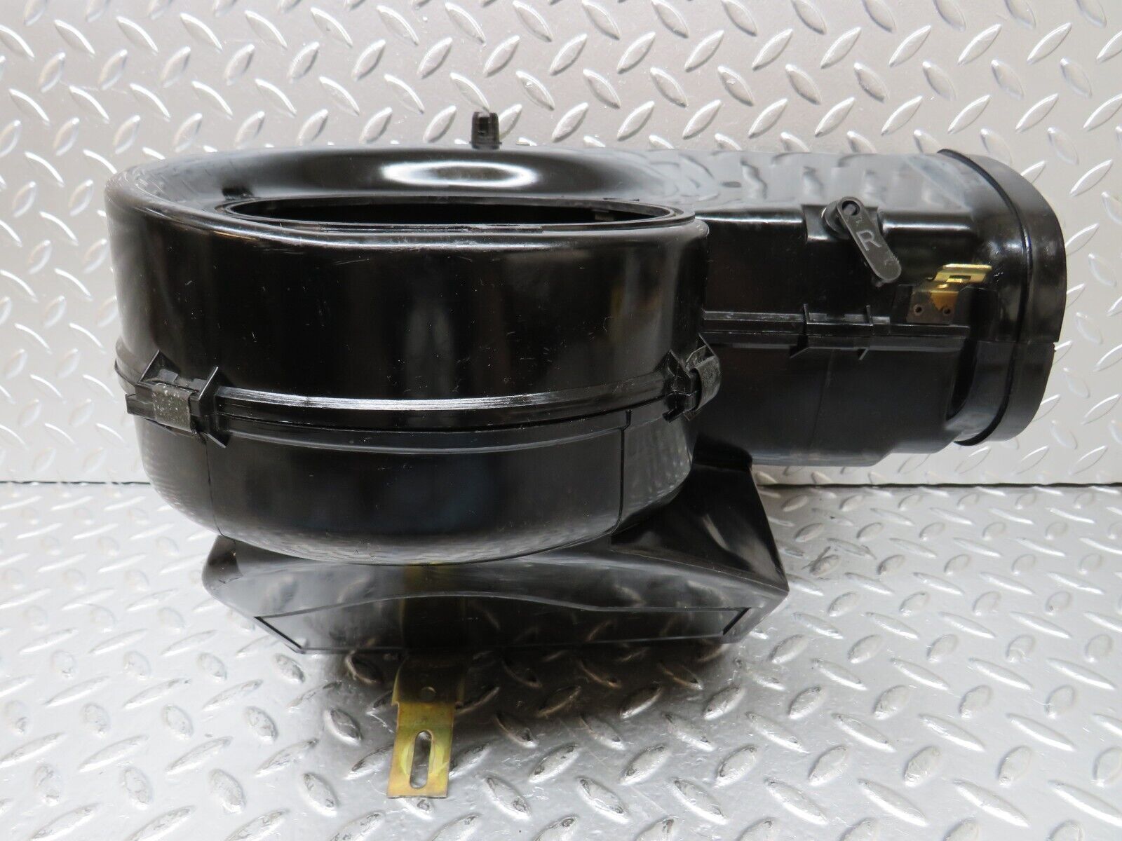 26224 Mercedes-Benz W116 450SEL Heater Blower Motor Housing