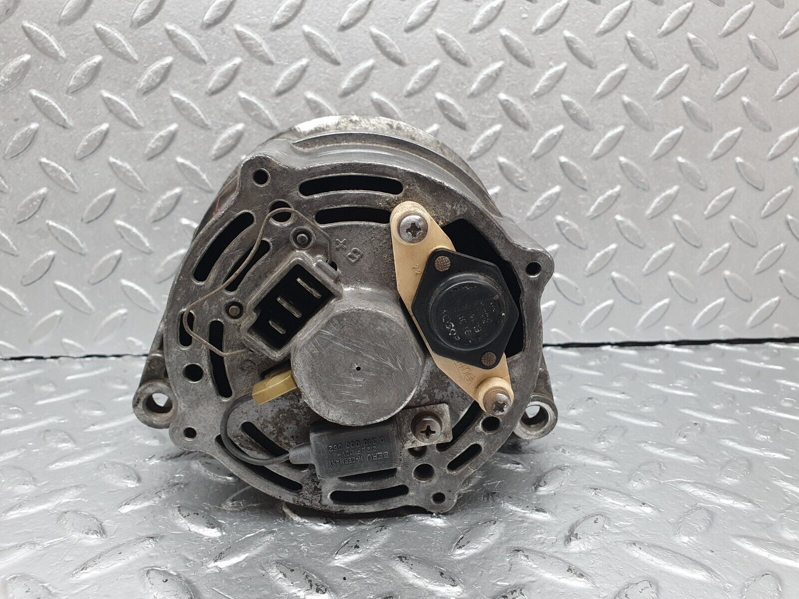 41445 Mercedes-Benz W124 200E Alternator Generator Bosch 0120489323 6011550115