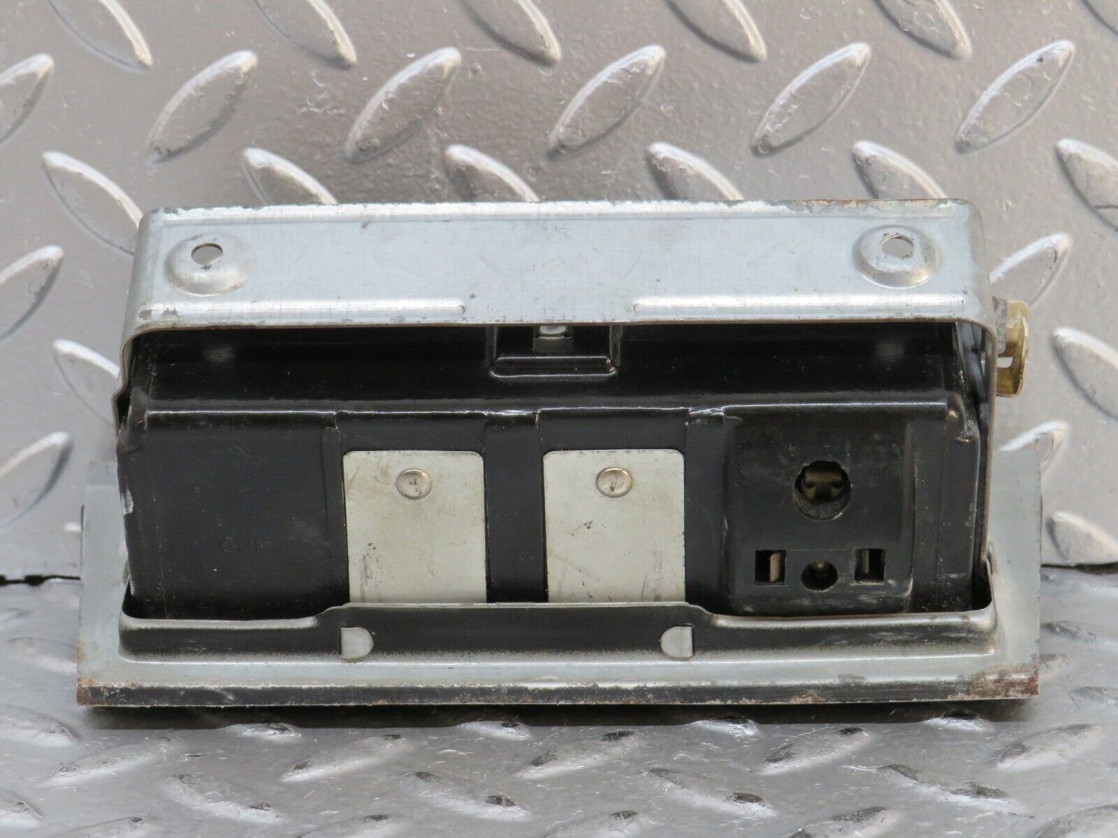 28143 Mercedes-Benz W123 280E Centre Console Ashtray