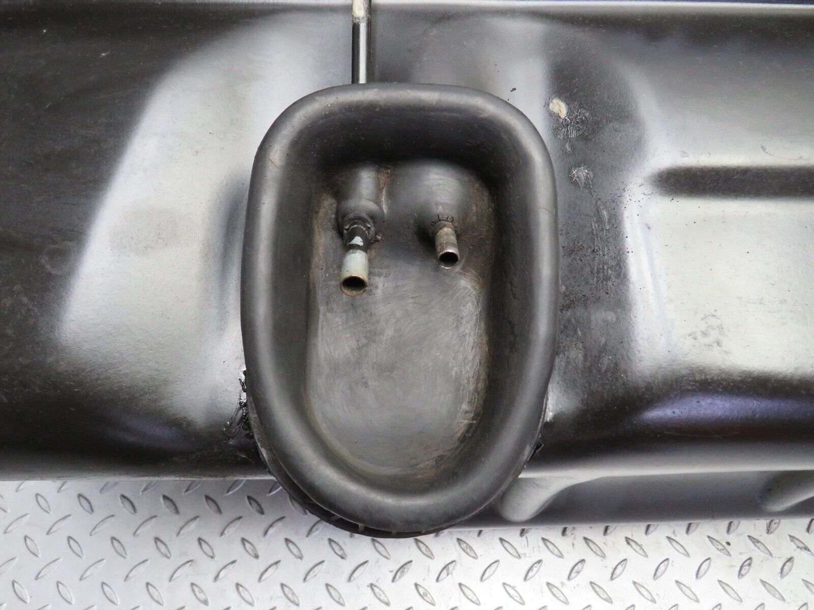 29915 Mercedes-Benz W123 230E Fuel Tank