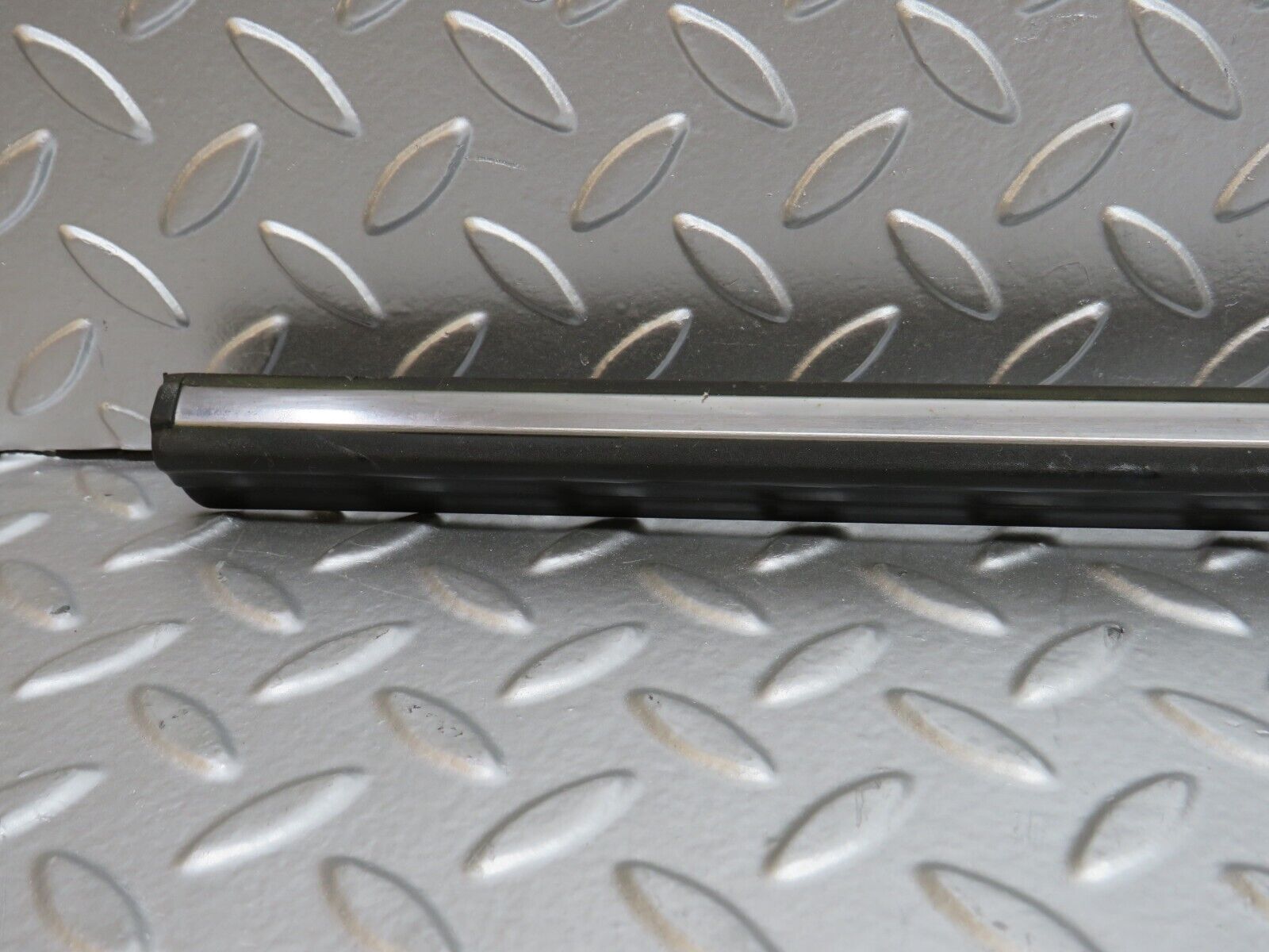 27961 Mercedes-Benz W123 280E Trunk Boot Lid Chrome Moulding Trim